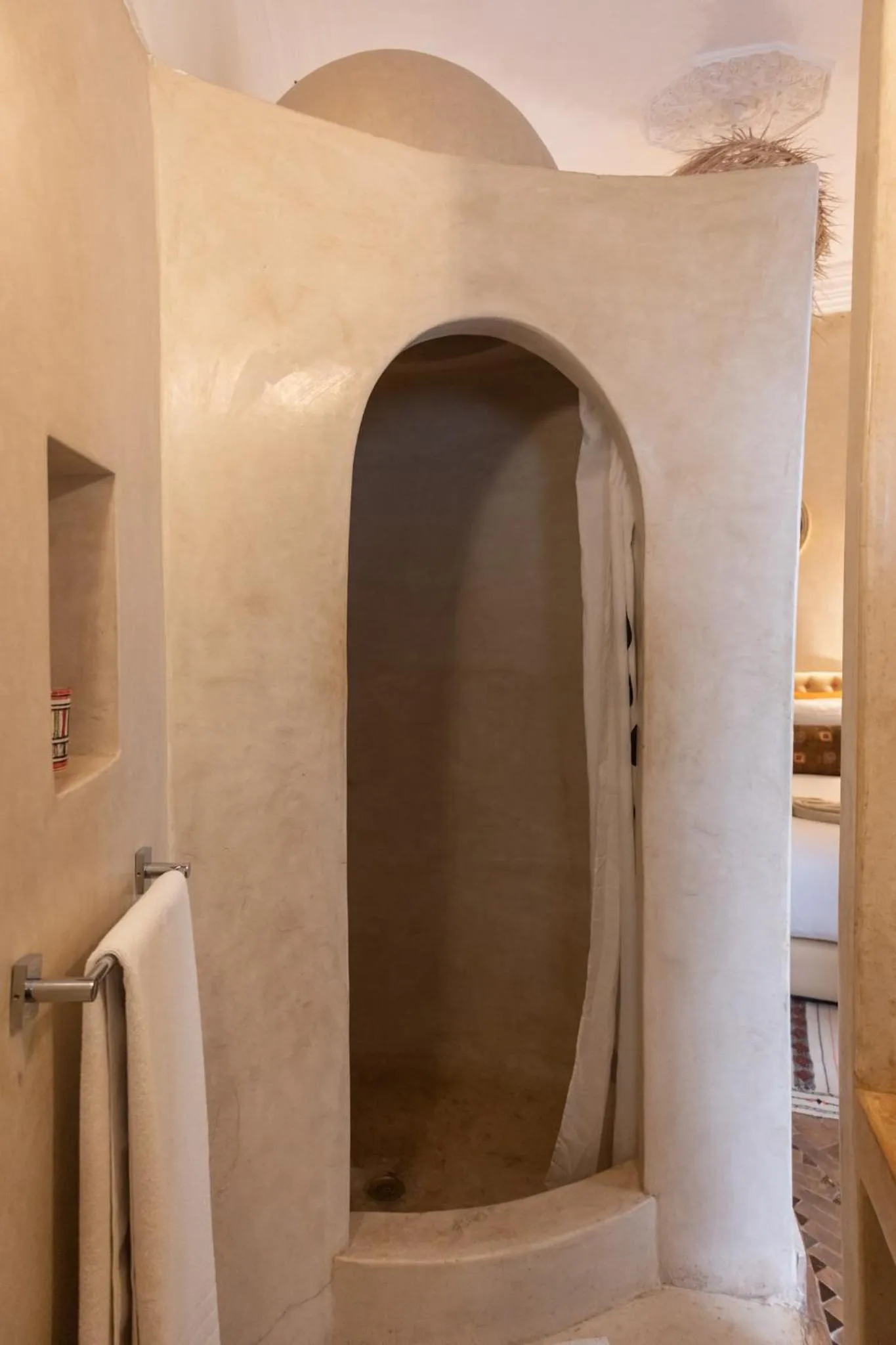 Shower in Riad Baba Ali