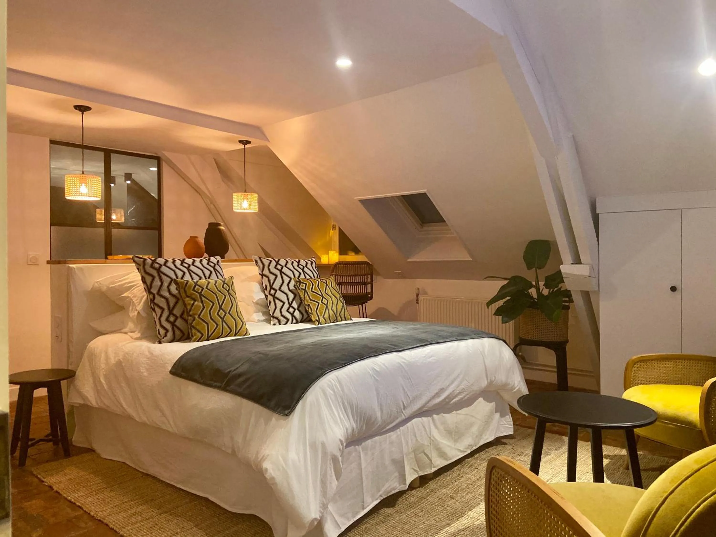 Bed in VILLA DU CEDRE Honfleur