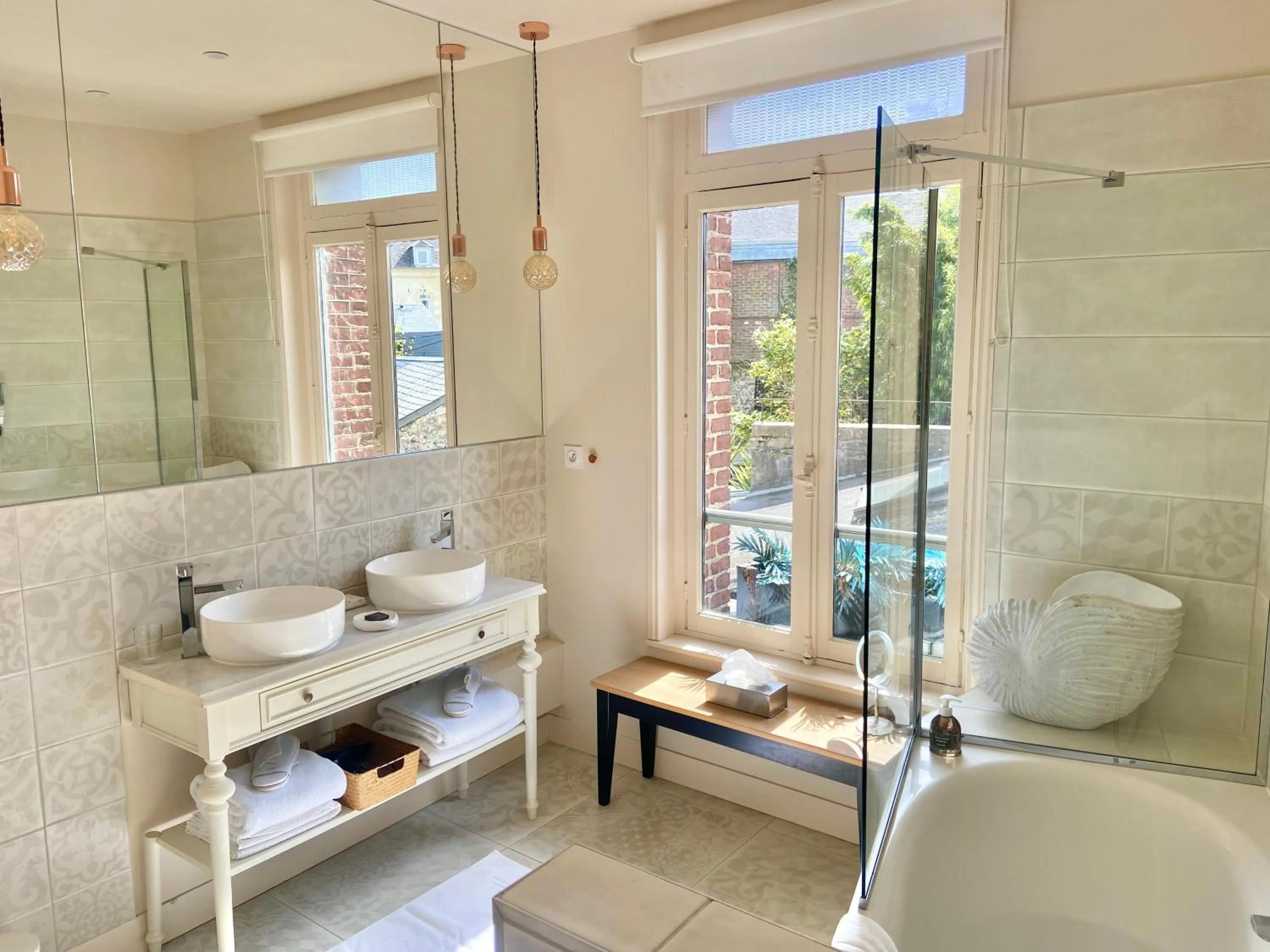 Bathroom in VILLA DU CEDRE Honfleur