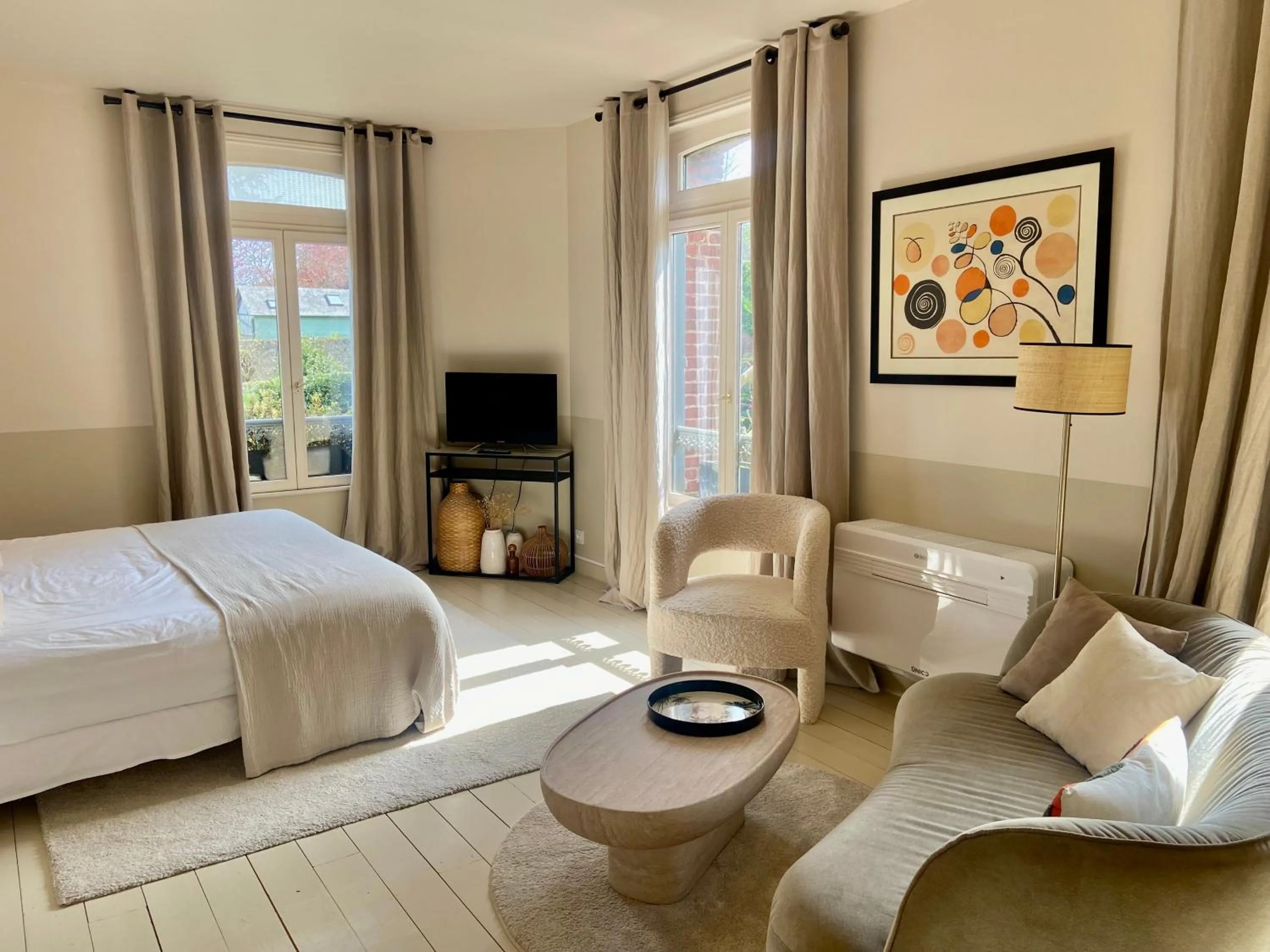 Photo of the whole room, Bed in VILLA DU CEDRE Honfleur