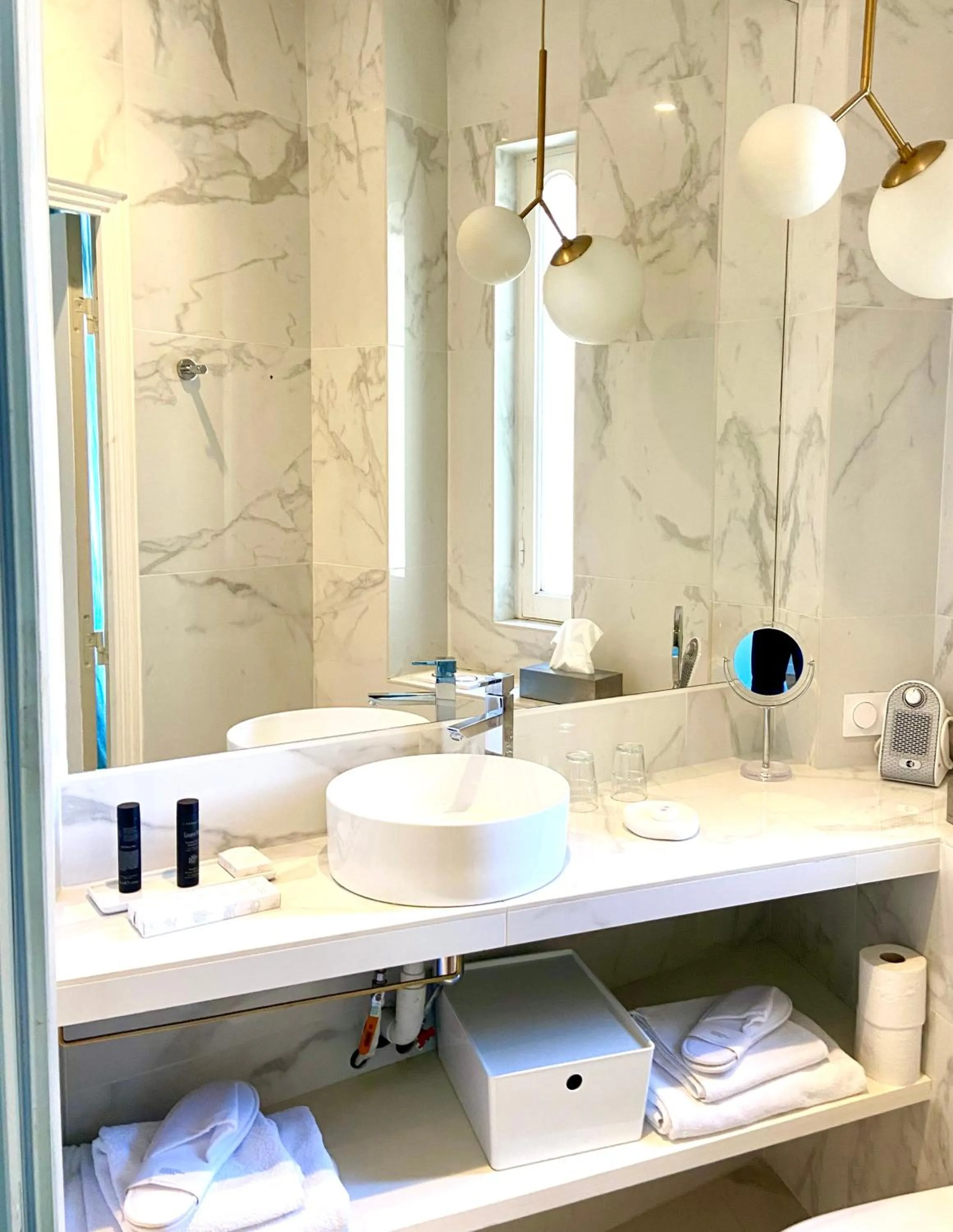 Bathroom in VILLA DU CEDRE Honfleur