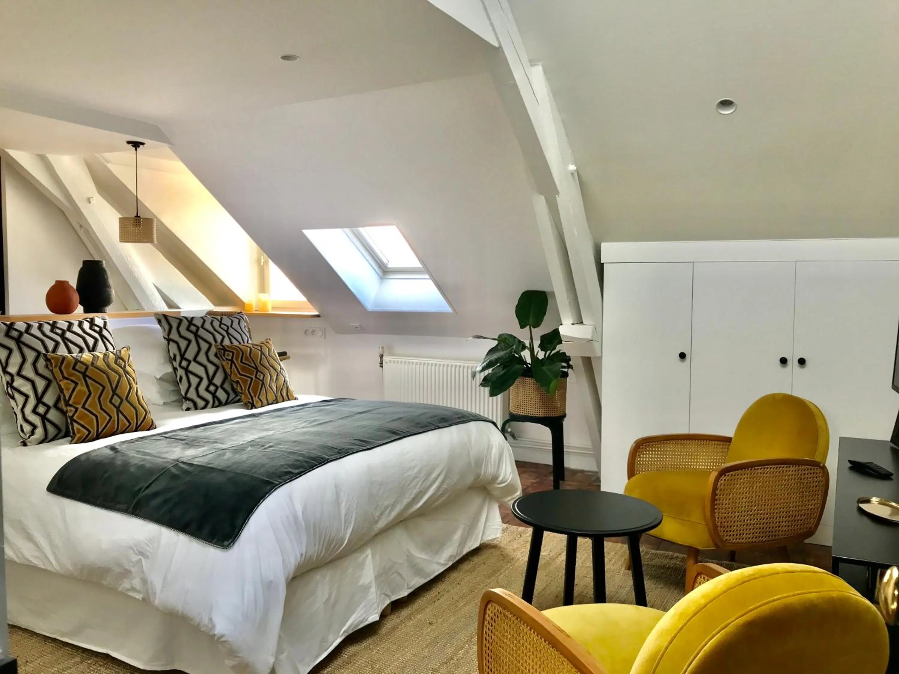 Photo of the whole room, Bed in VILLA DU CEDRE Honfleur