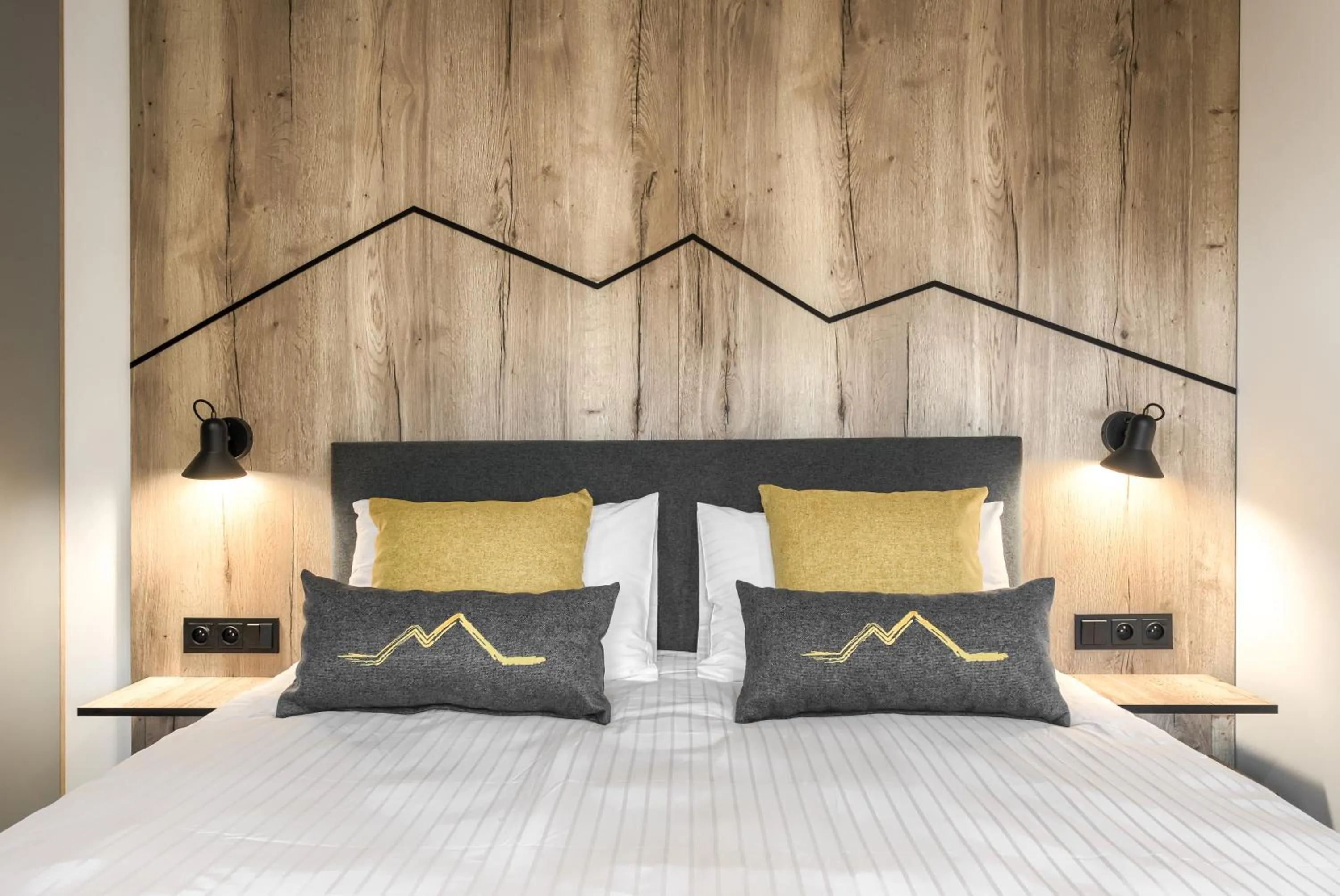 Junior Suite in Szlakami 5 Dolin - apartamenty obok Doliny Strążyskiej - sauna i parking GRATIS!