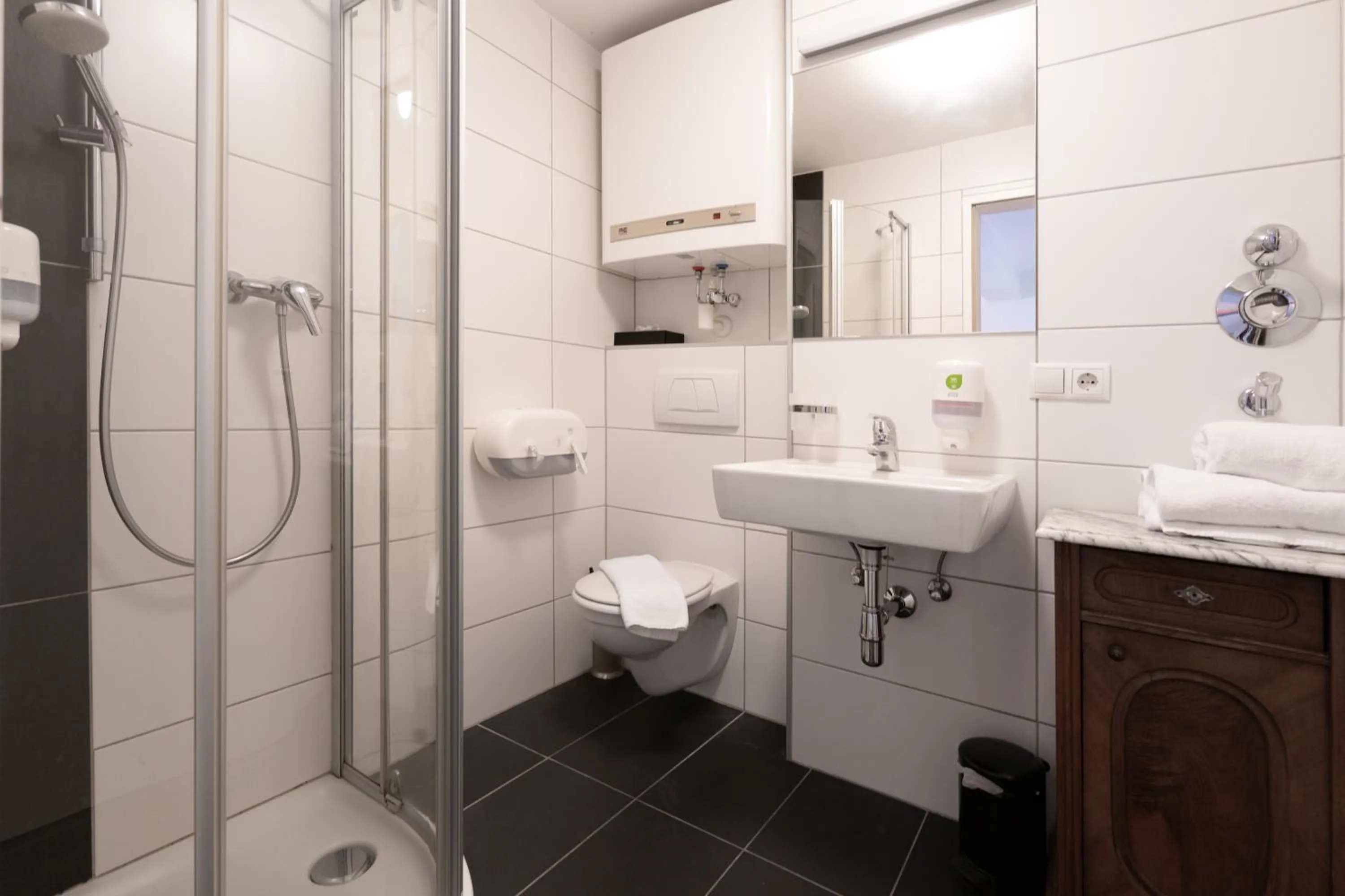 Shower in Kaiser Max Design Appartements