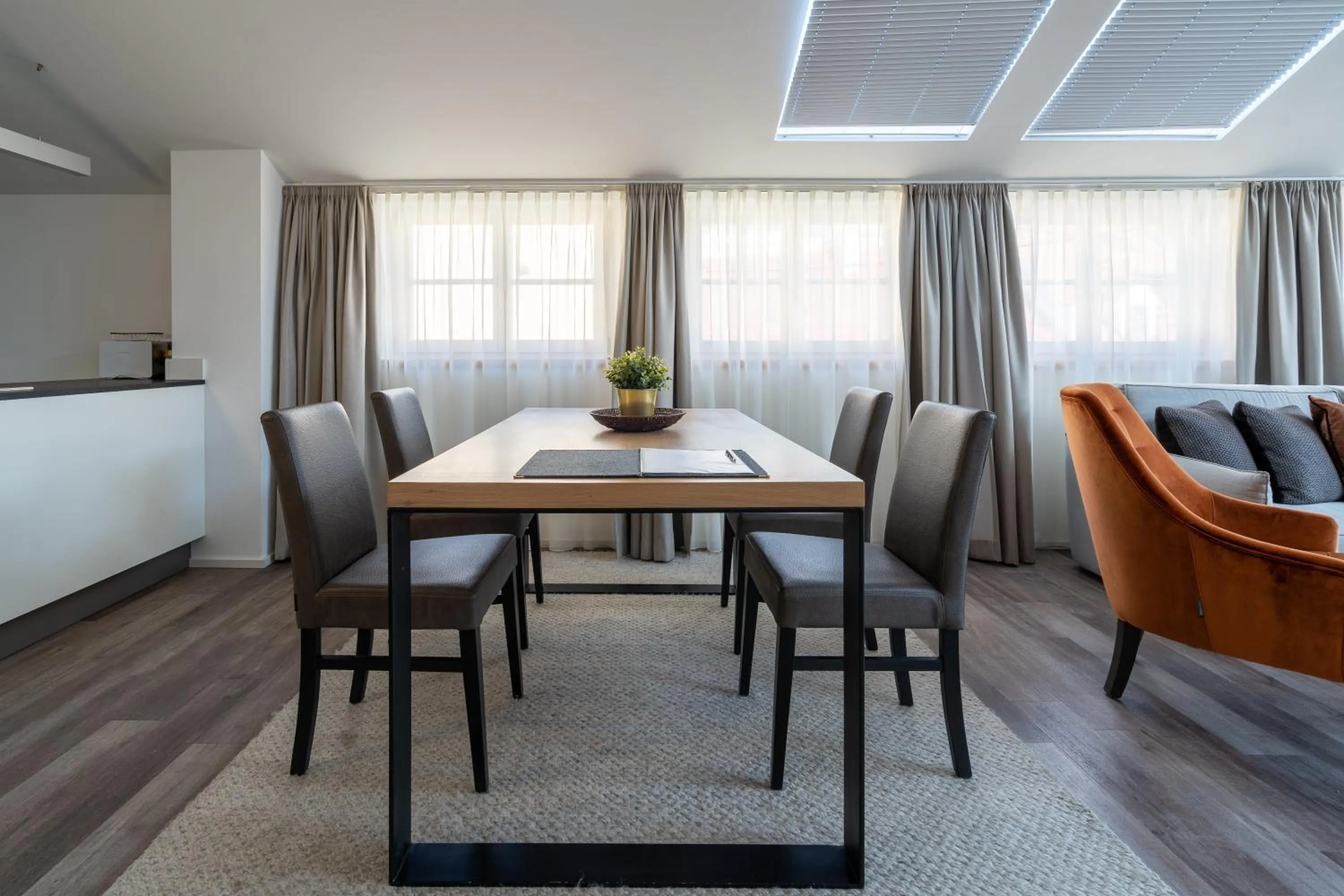 Dining area in Kaiser Max Design Appartements