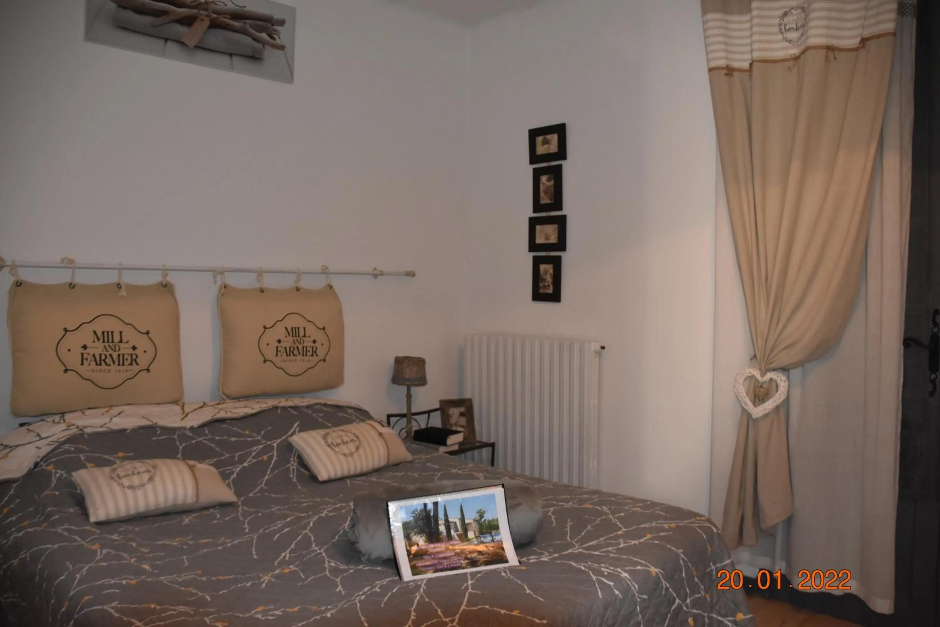 Bed in Villa Lumières