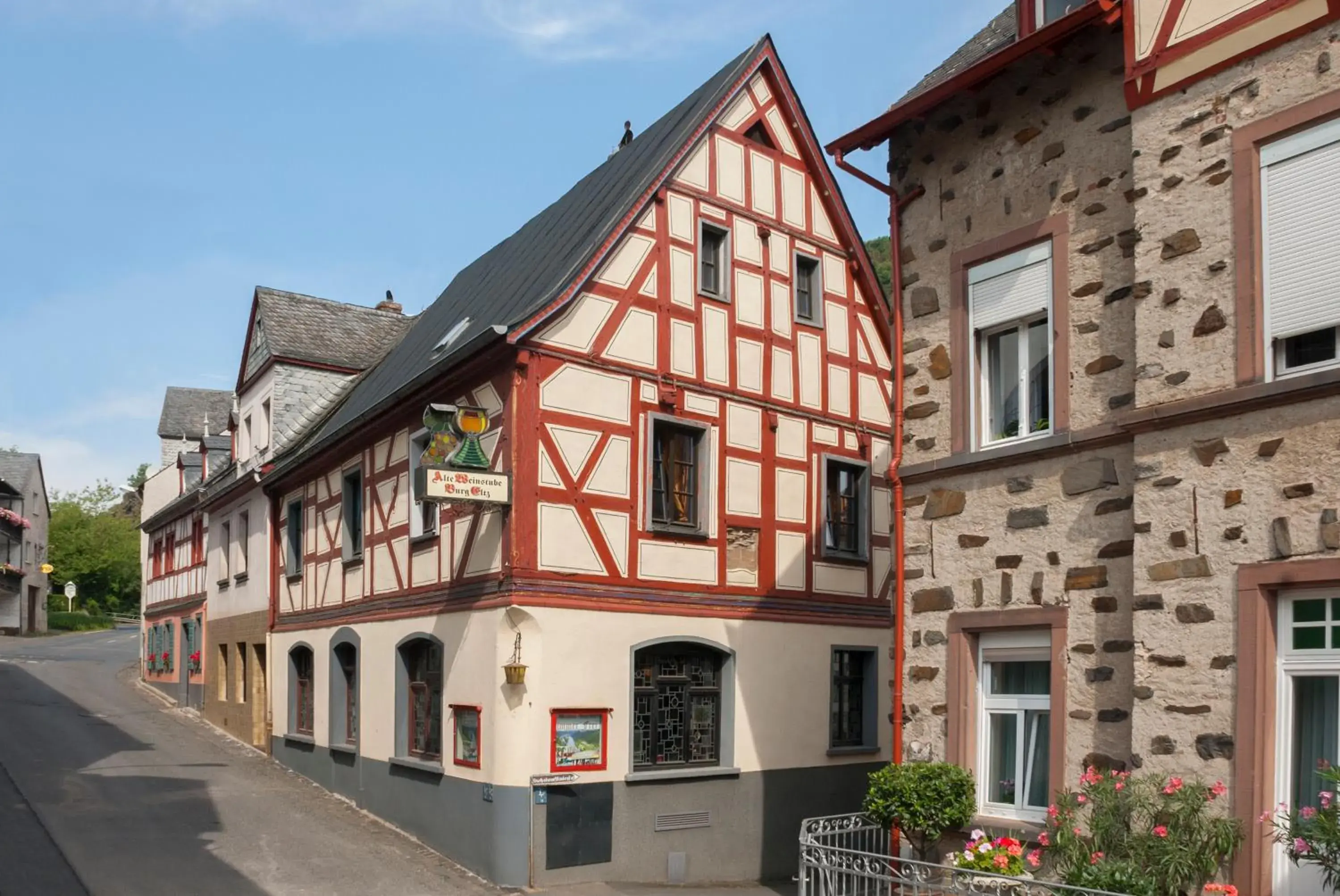 Alte Weinstube Burg Eltz Alte Weinstube Burg Eltz
