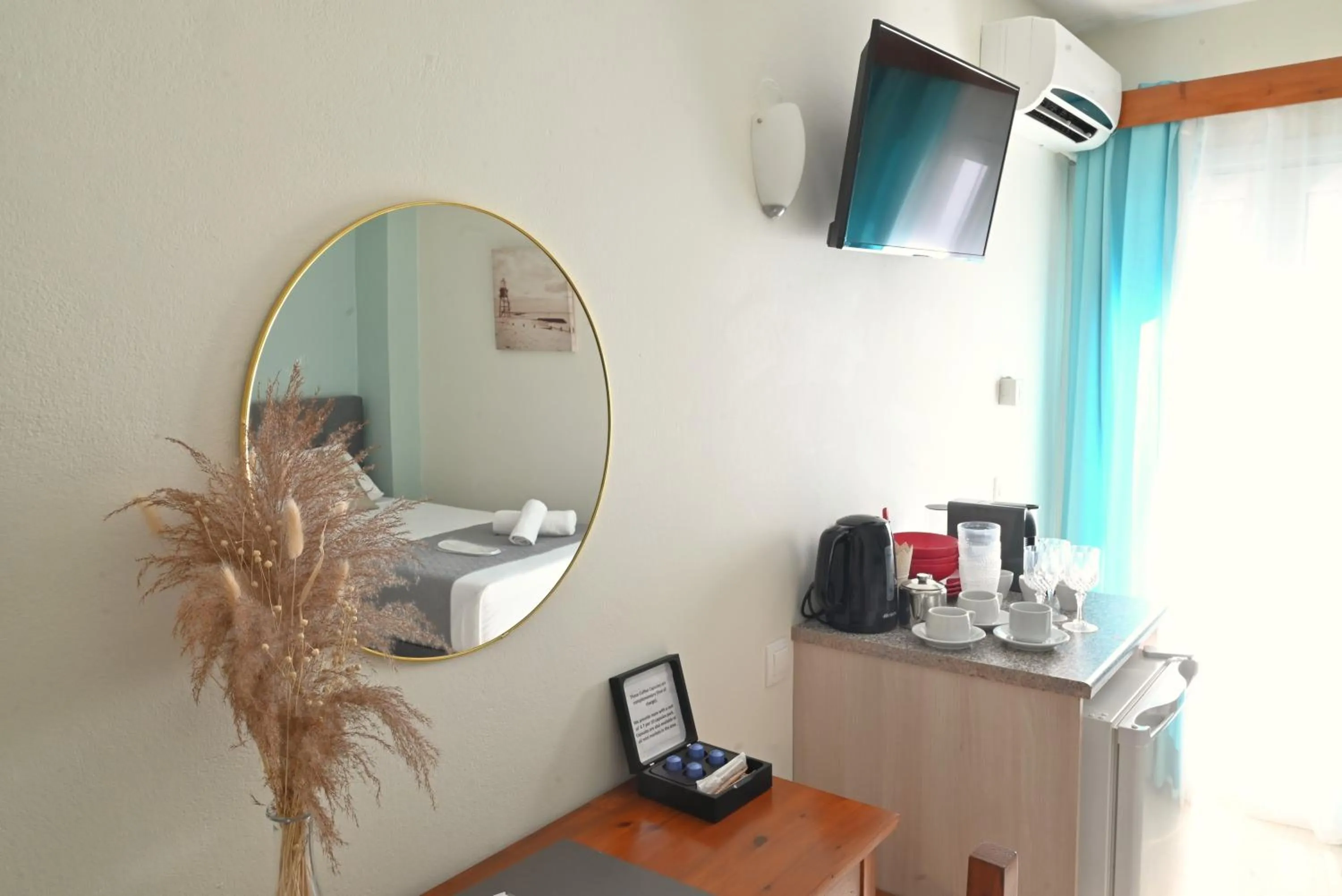 Coffee/tea facilities in Gina Studios