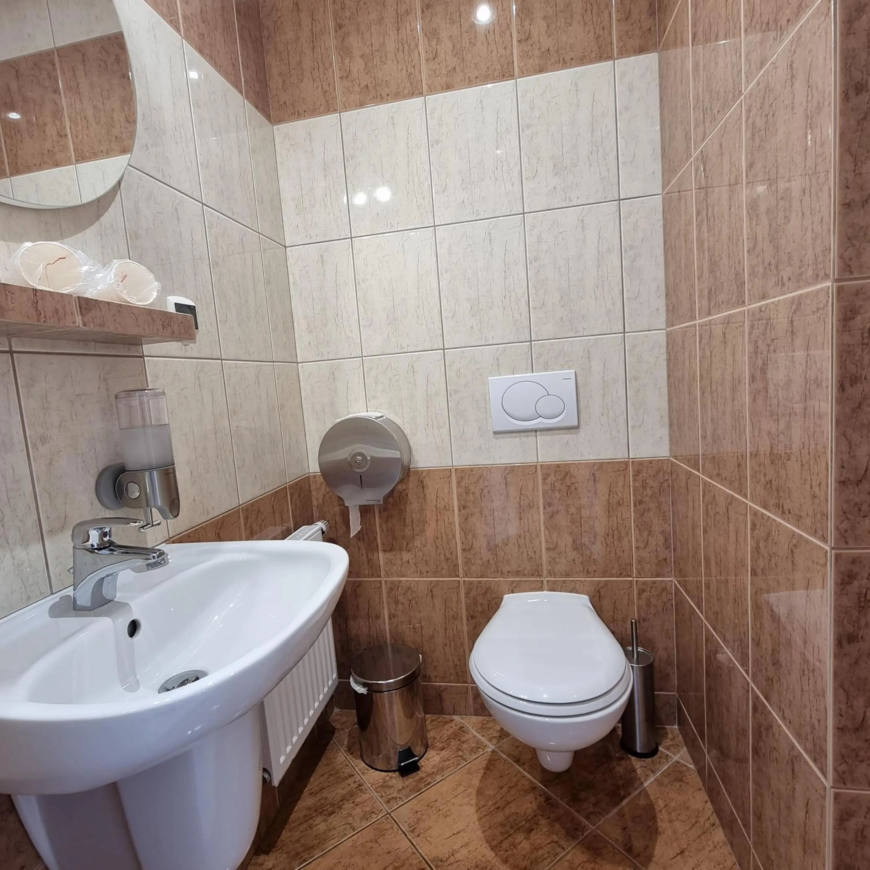 Bathroom in Hotel Jola