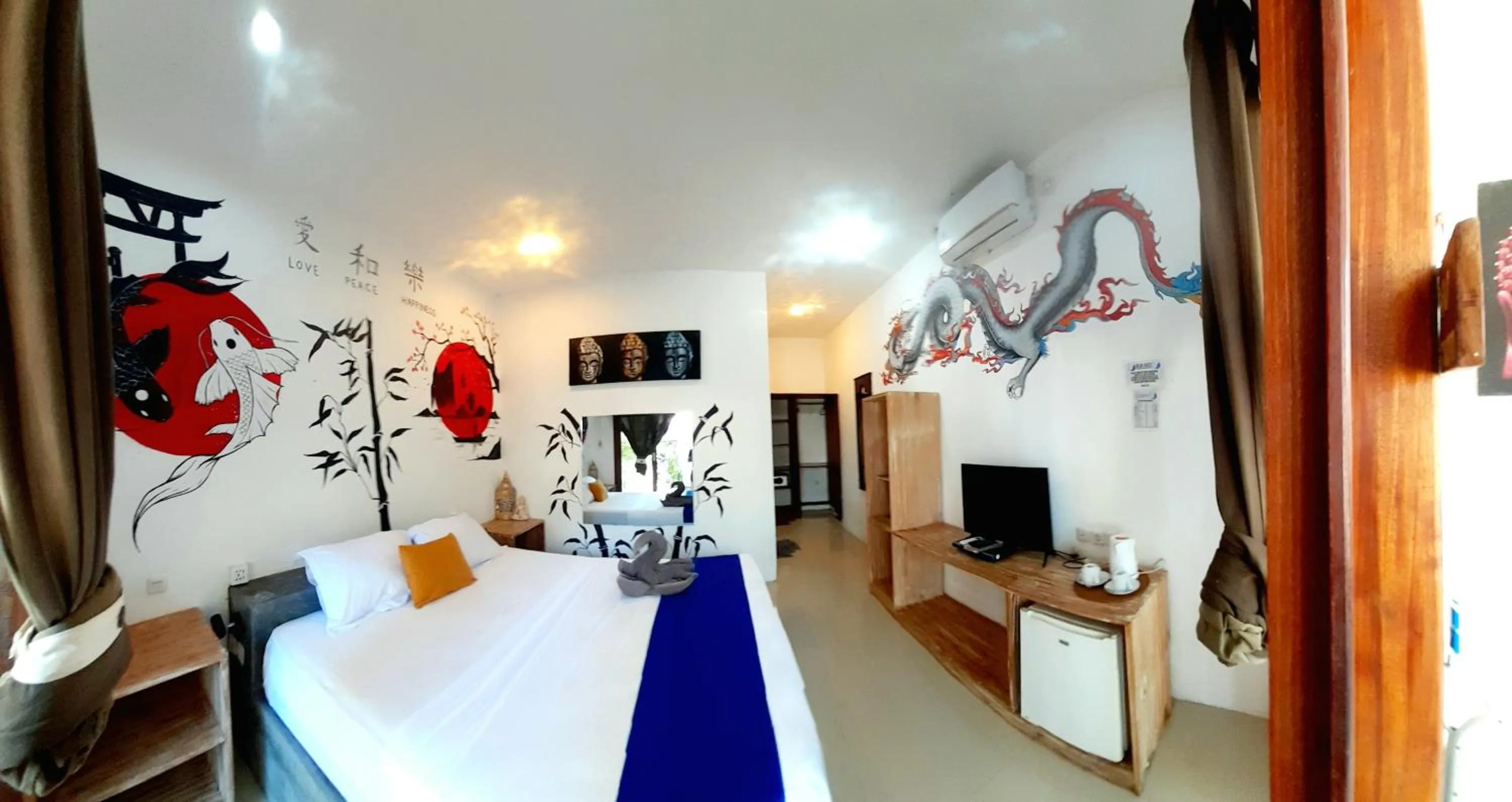 TV and multimedia in Dream Hotel