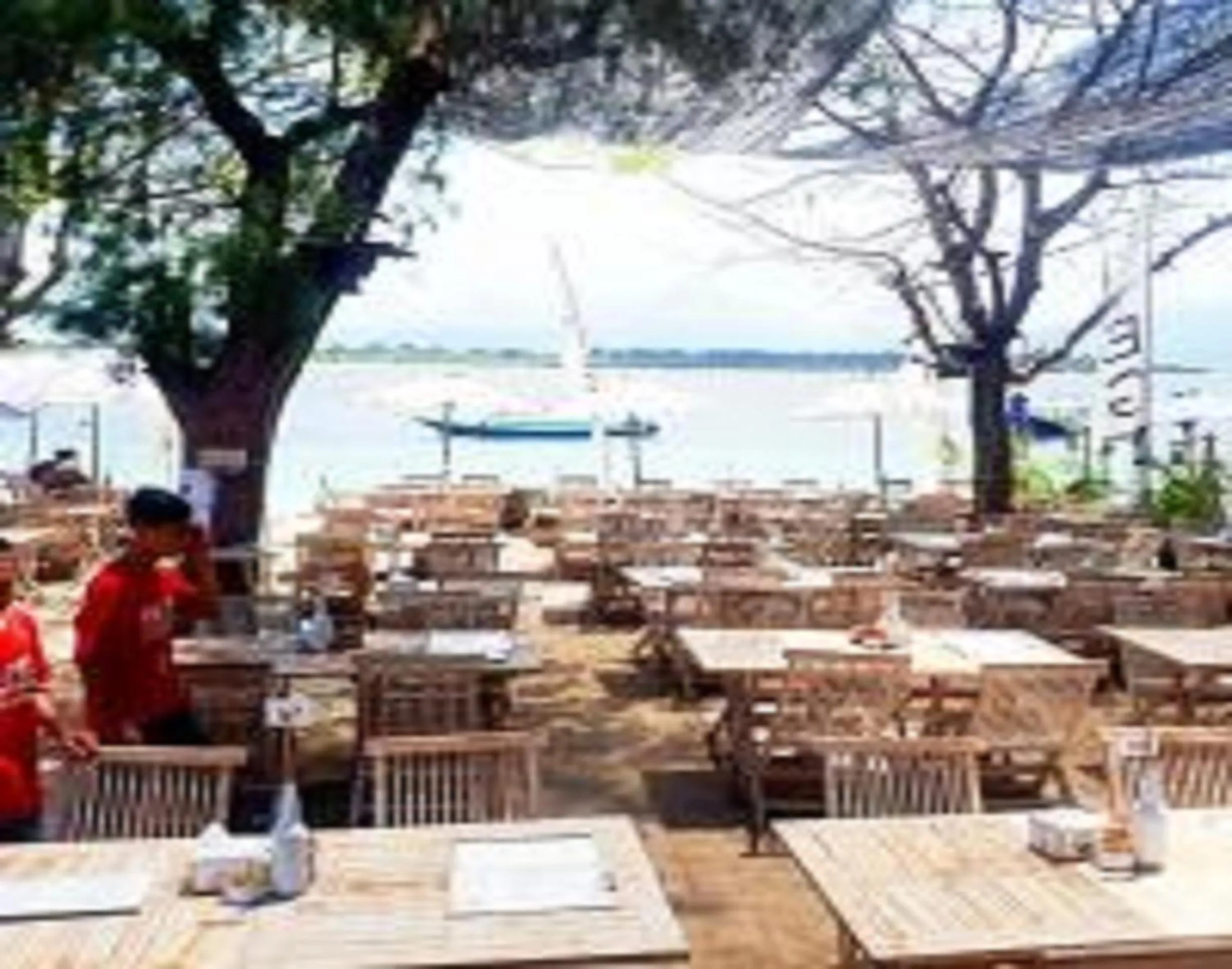 Restaurant/places to eat in Dream Hotel