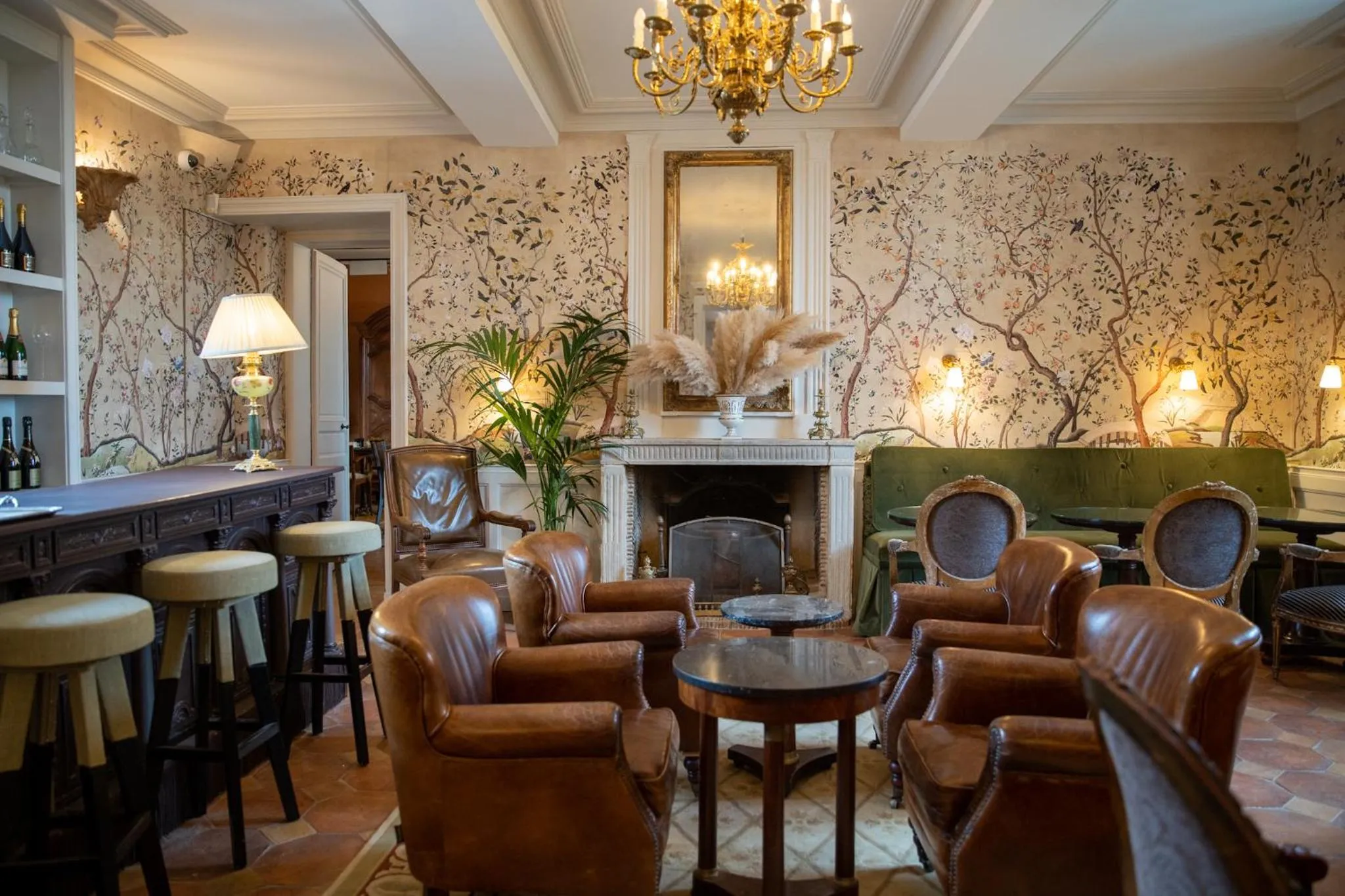 Lounge or bar in Chateau de Lantic