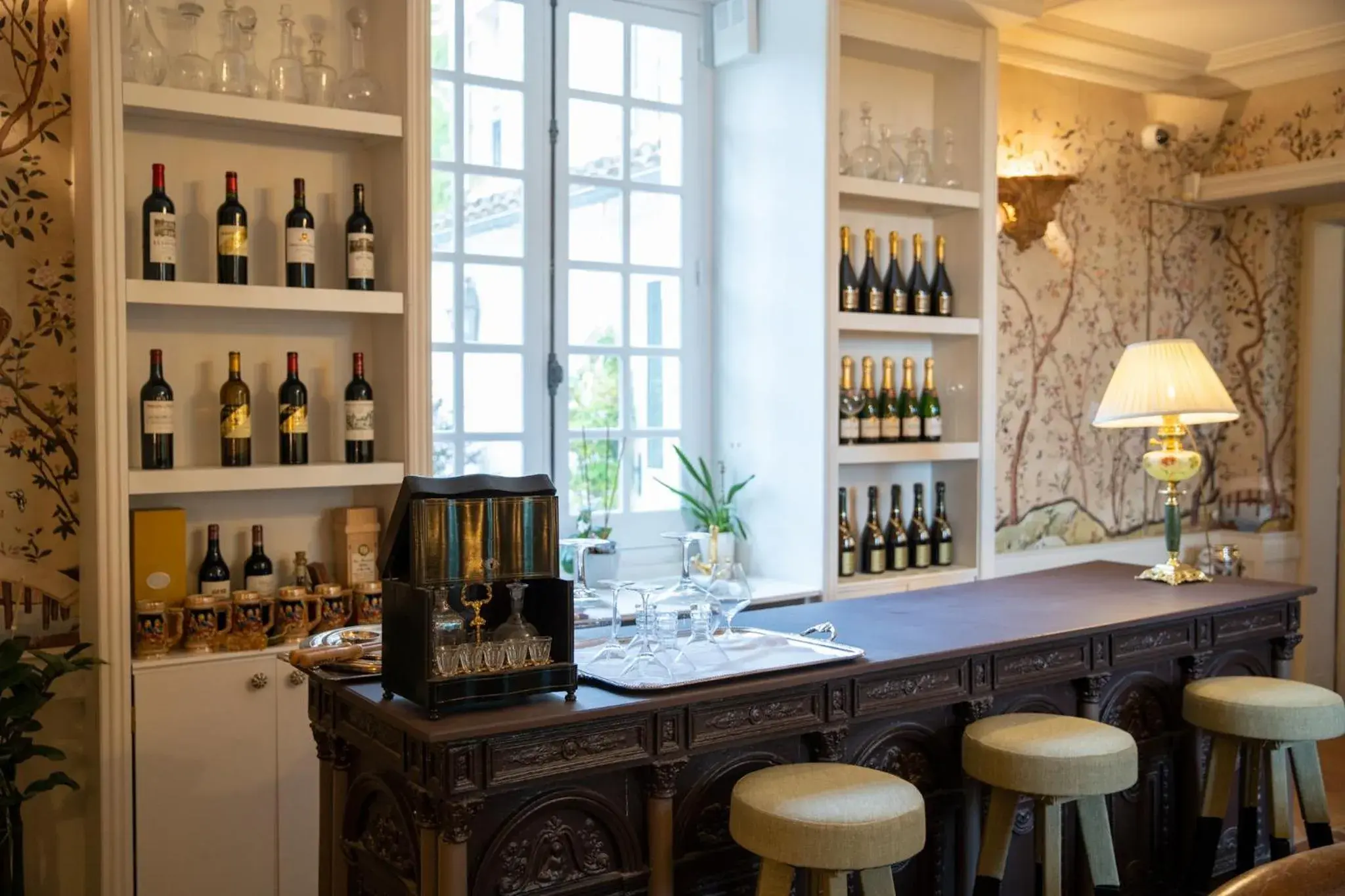 Lounge or bar in Chateau de Lantic Lounge or bar in Chateau de Lantic