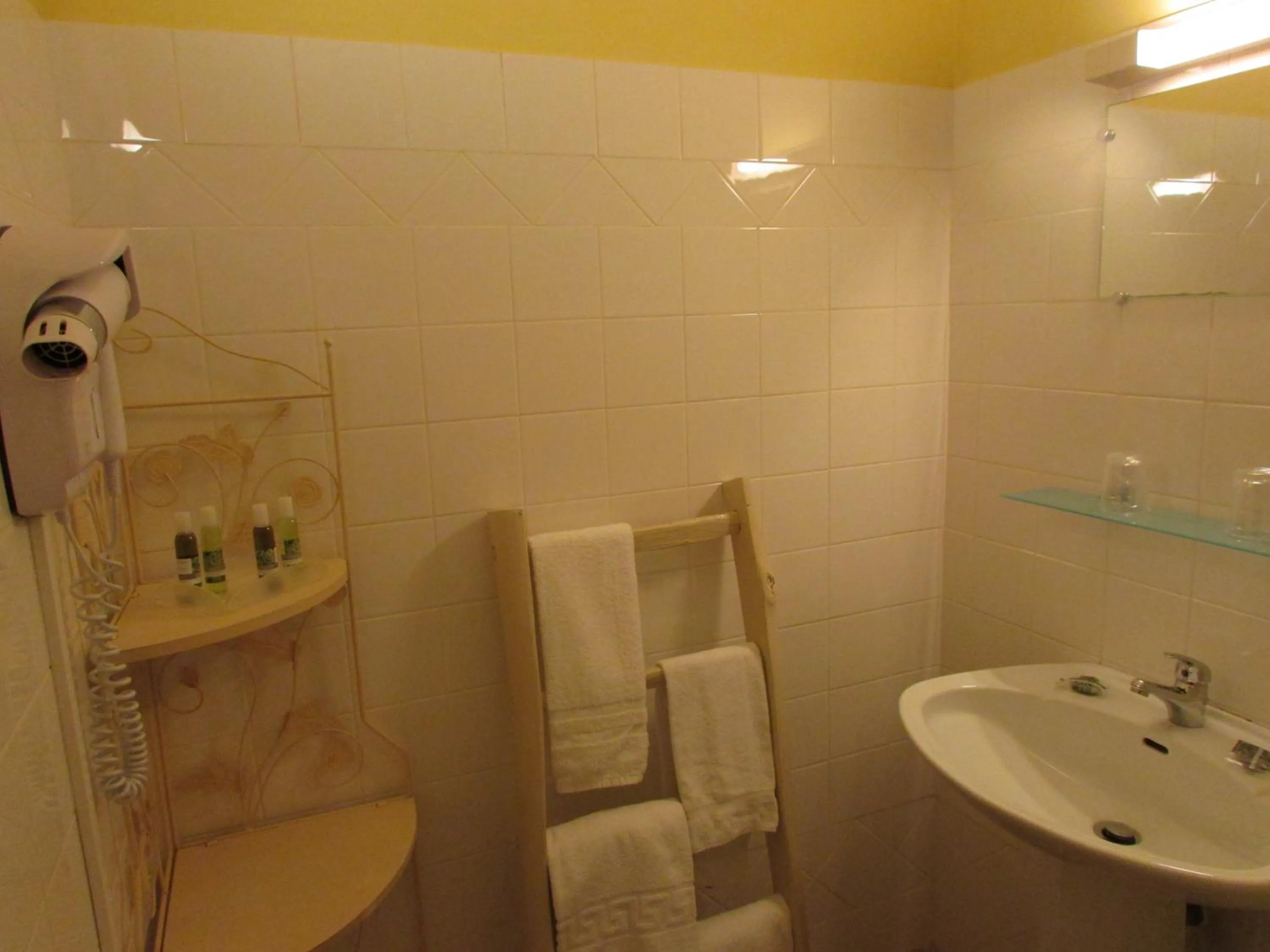 Bathroom in La Bastide Des Senteurs