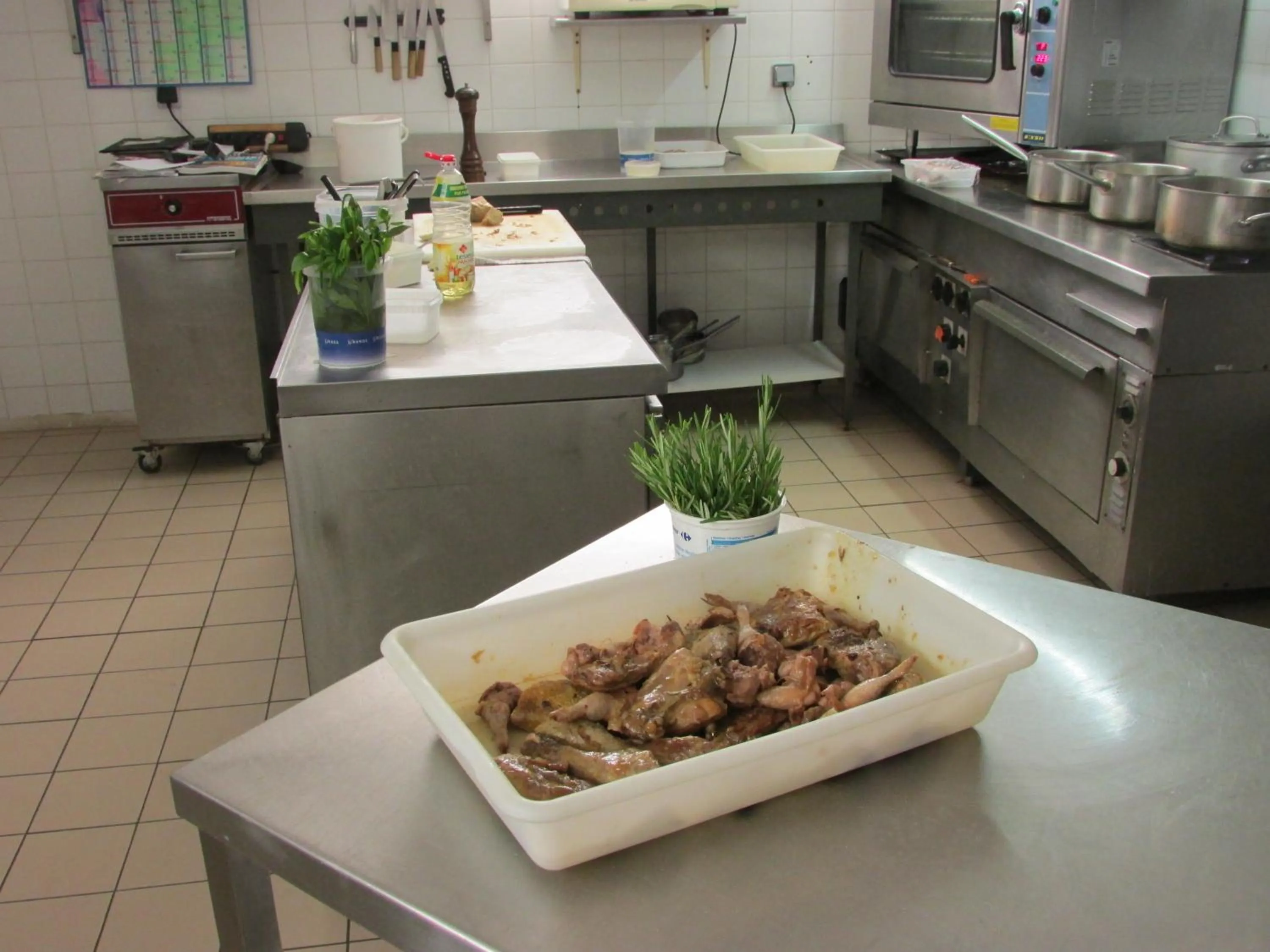 Kitchen or kitchenette in La Bastide Des Senteurs