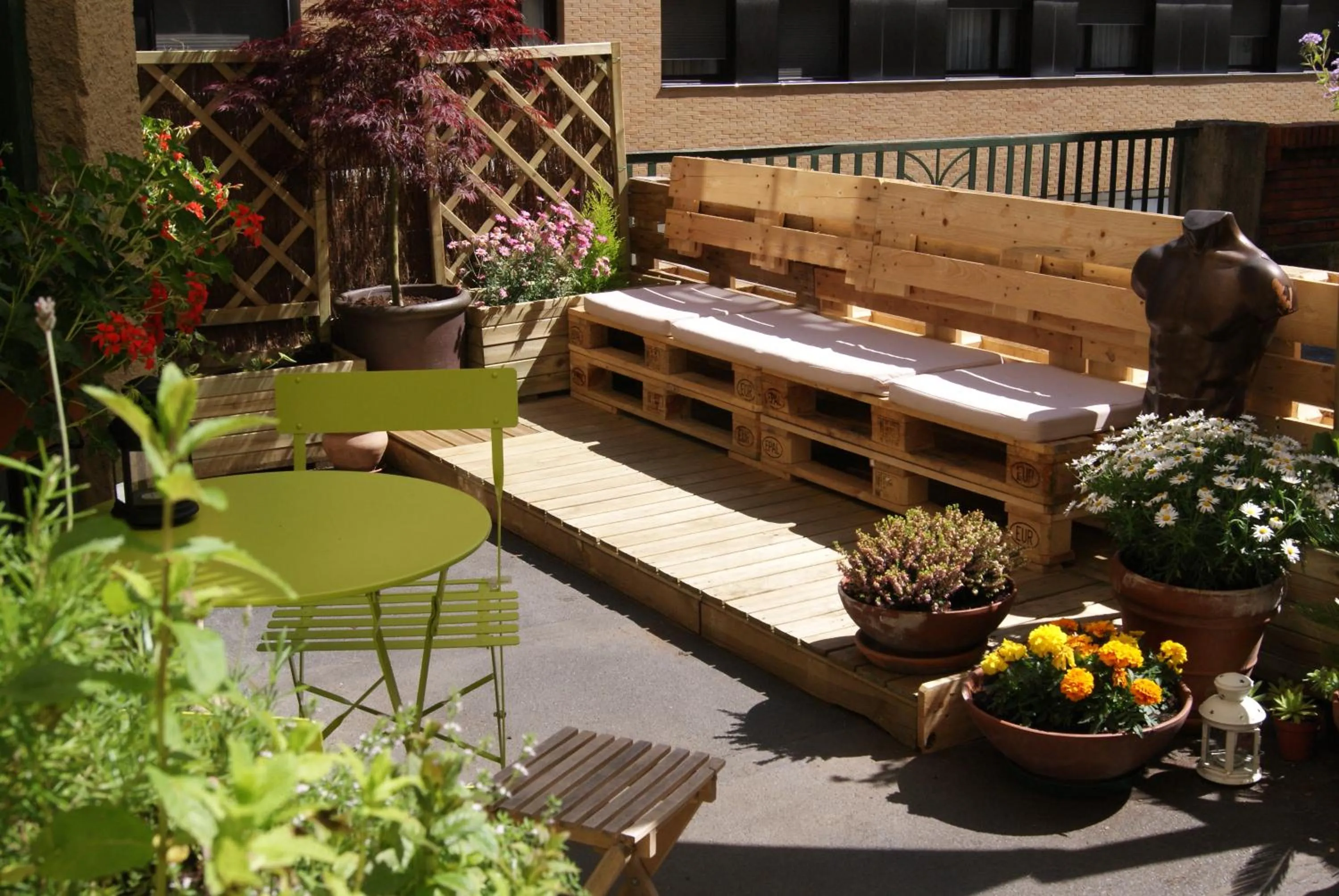 Balcony/Terrace in Aloha Hostel