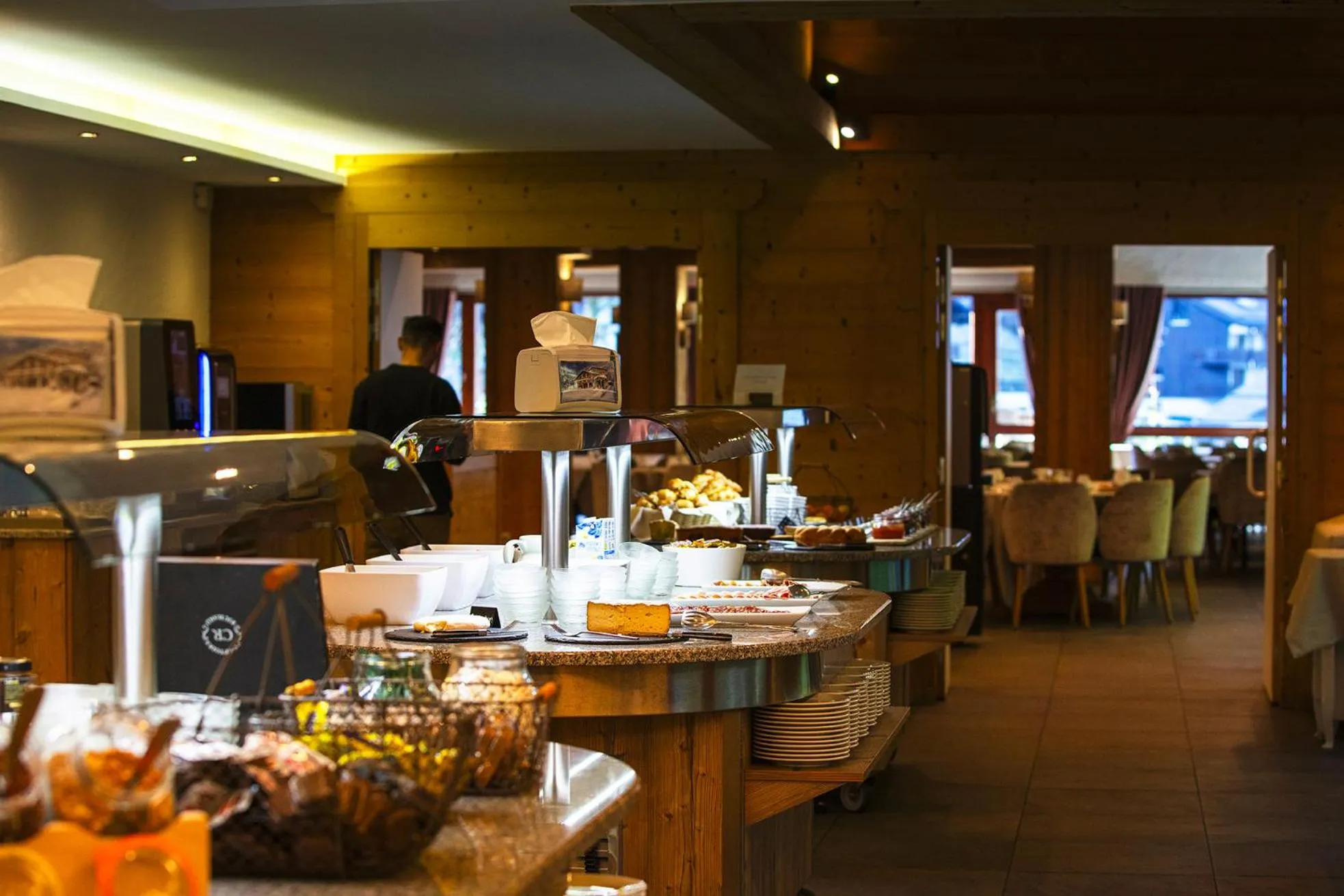 Restaurant/places to eat in Hotel Alpen Roc