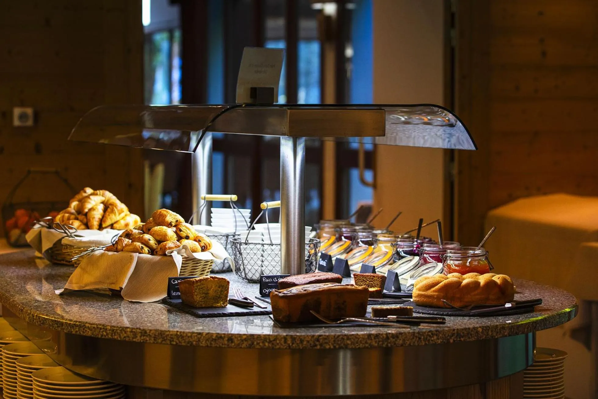 Restaurant/places to eat in Hotel Alpen Roc