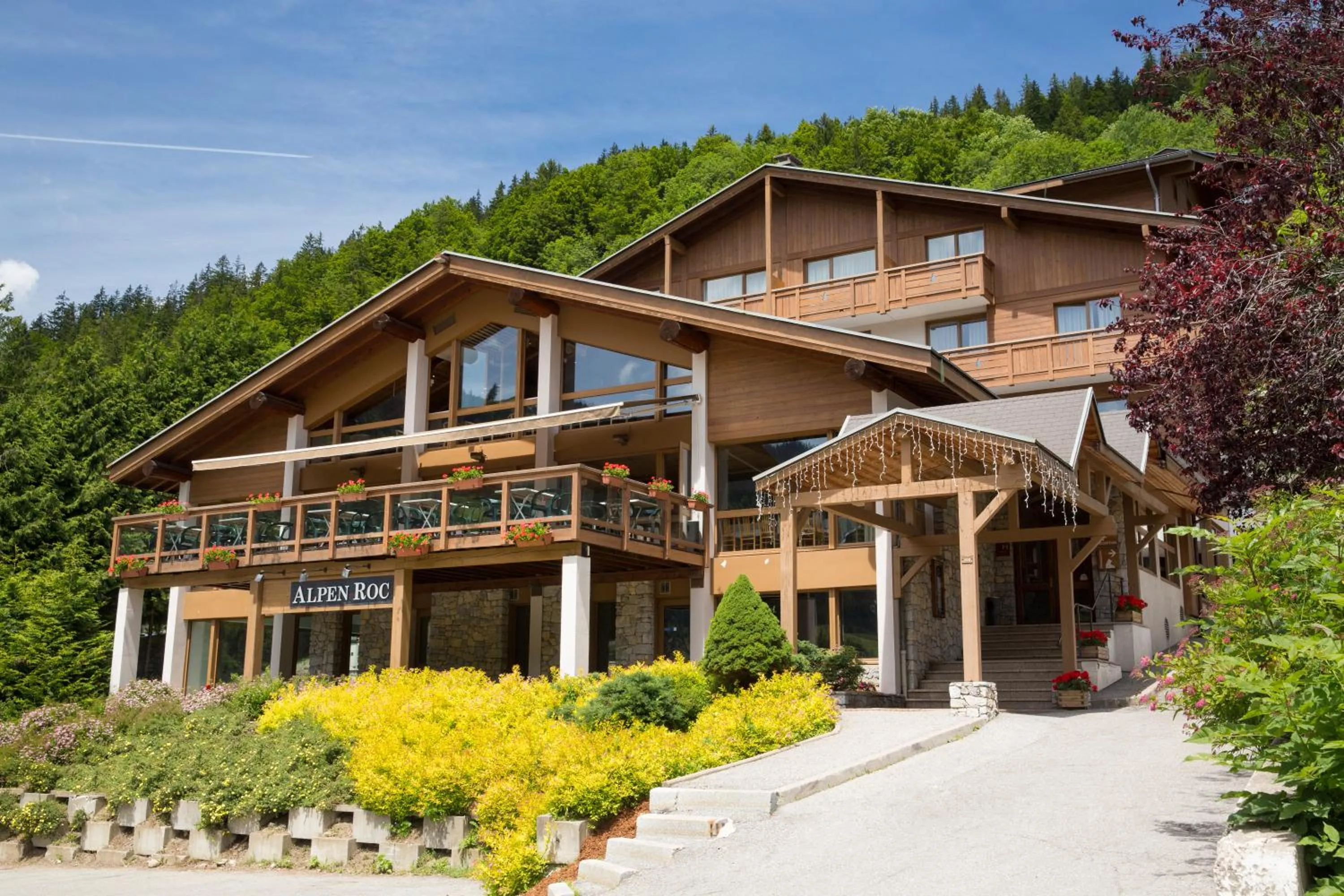 Property building in Hotel Alpen Roc