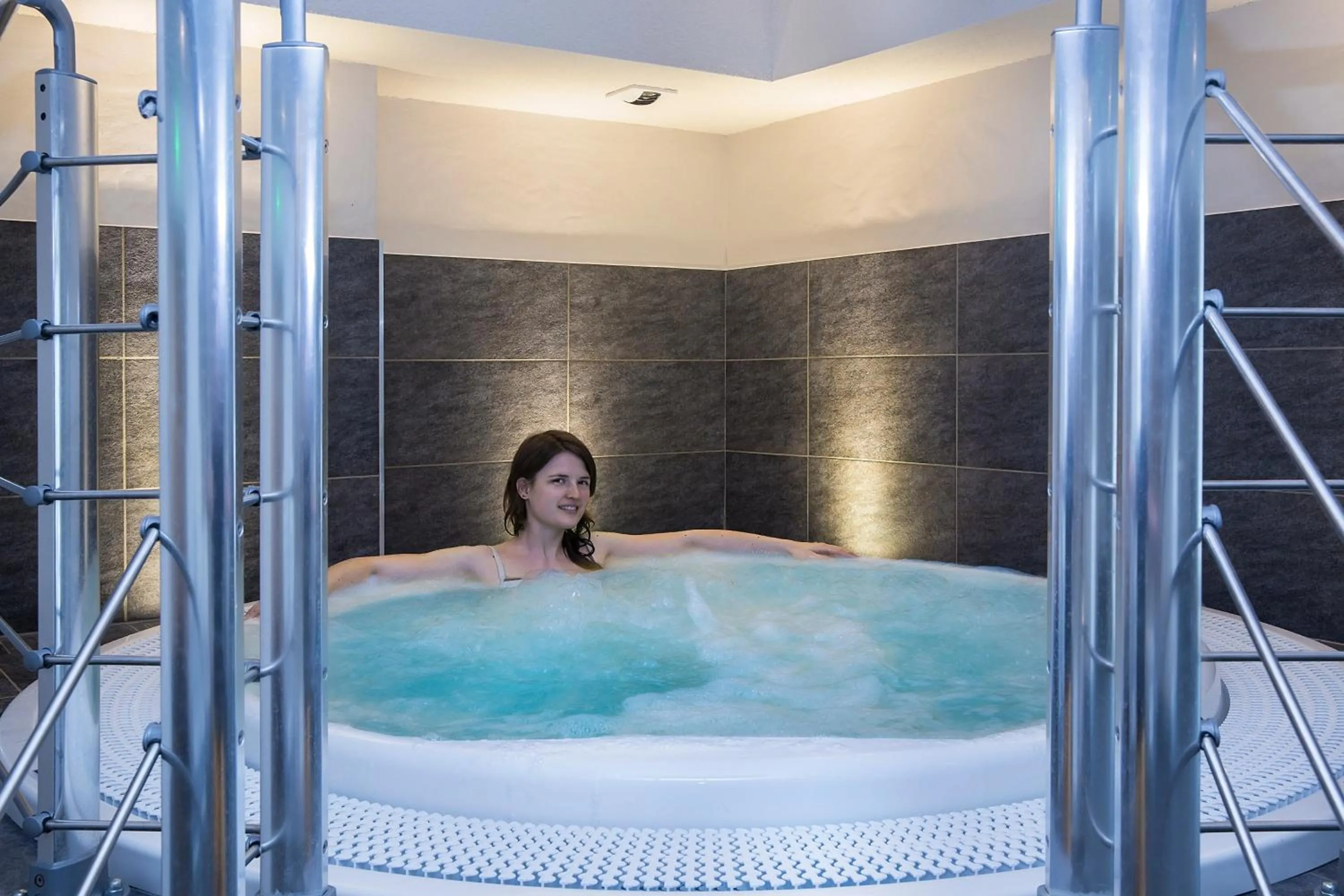 Hot Tub in Hotel Alpen Roc
