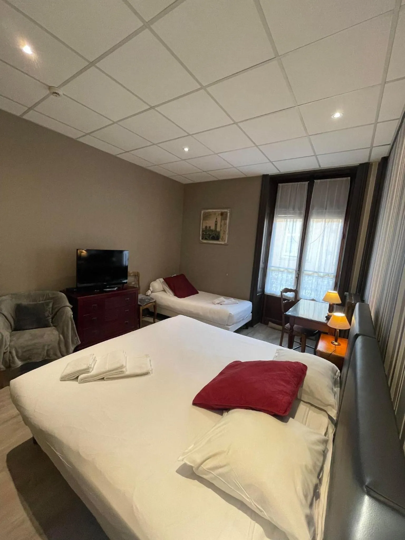 Bed in Authentic by Balladins, Hôtel Le Carré d'Aix