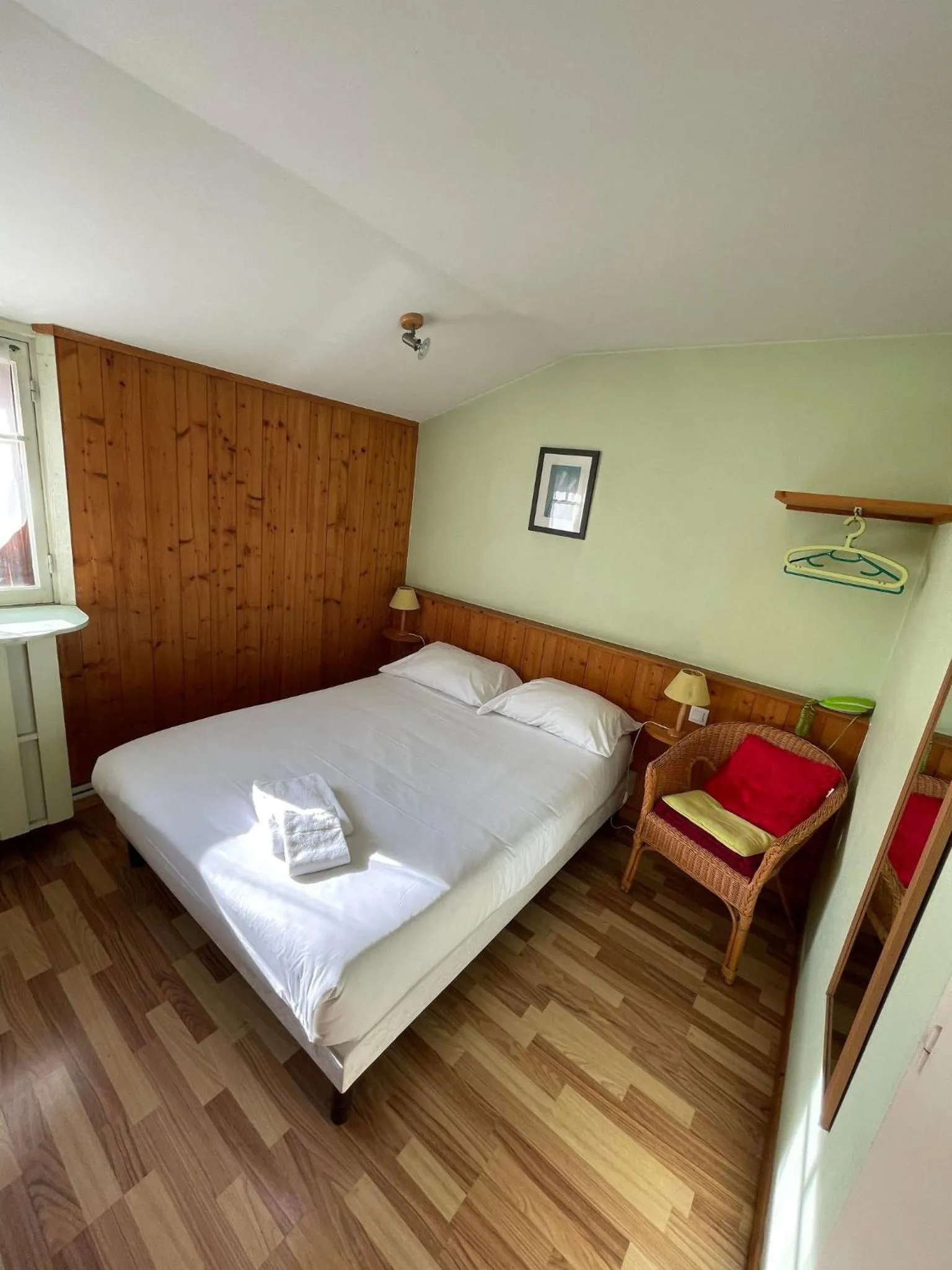 Photo of the whole room, Bed in Authentic by Balladins, Hôtel Le Carré d'Aix