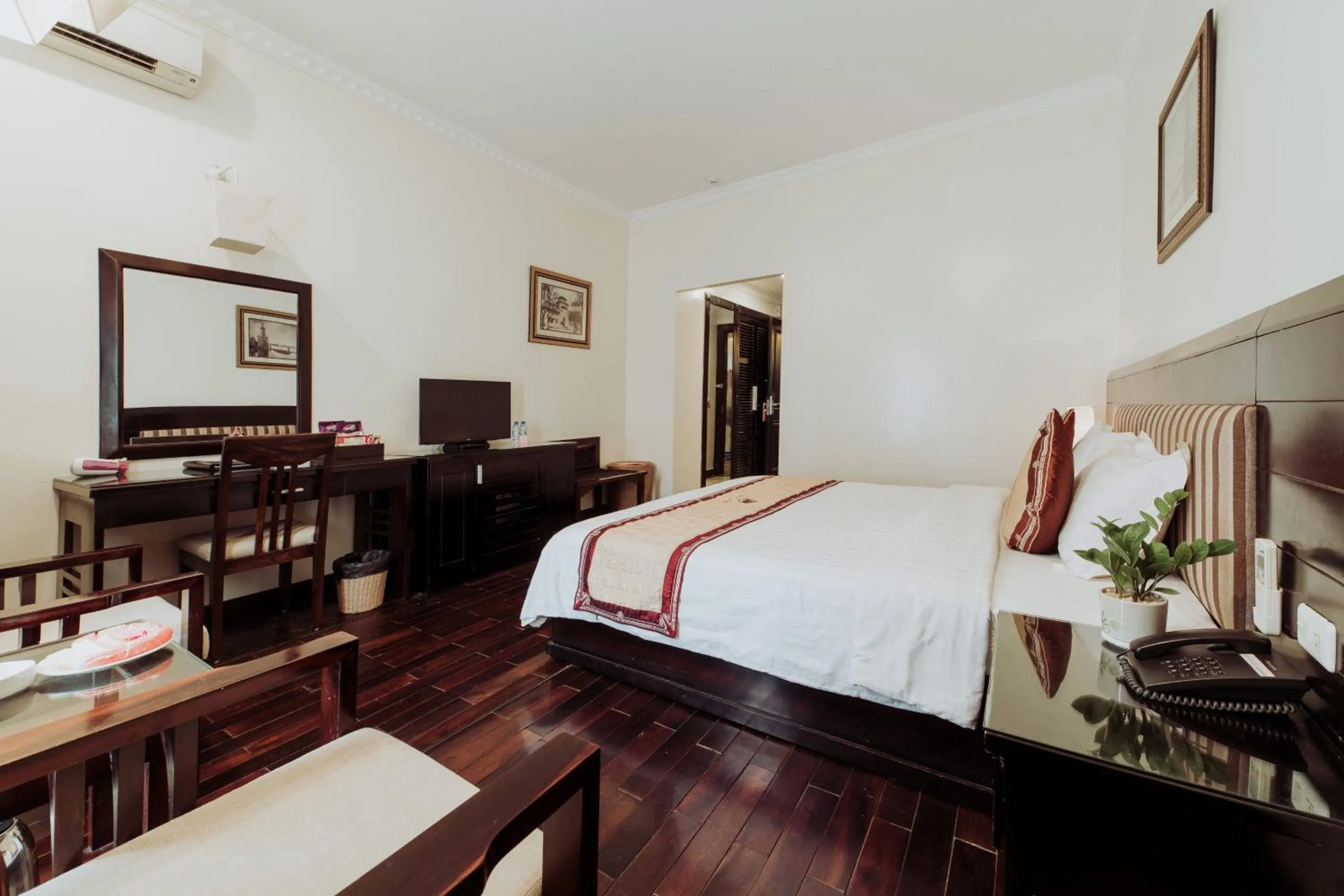 Bedroom in White Palace Thai Binh Hotel