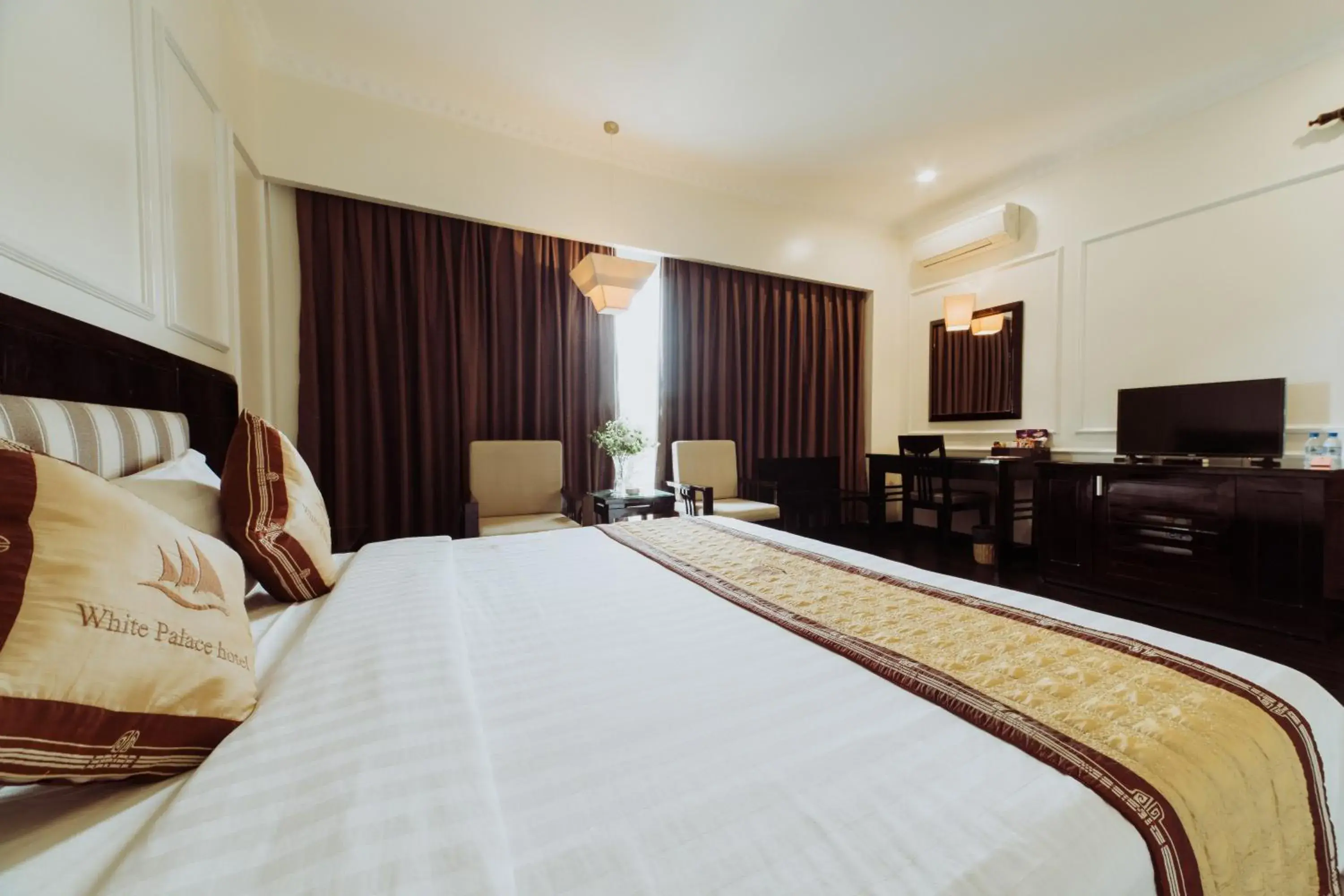 Bedroom, Bed in White Palace Thai Binh Hotel Bedroom, Bed in White Palace Thai Binh Hotel