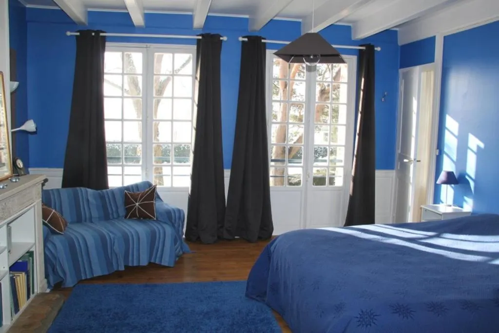 Photo of the whole room, Bed in Chambres d'hôtes Manoir du Buquet