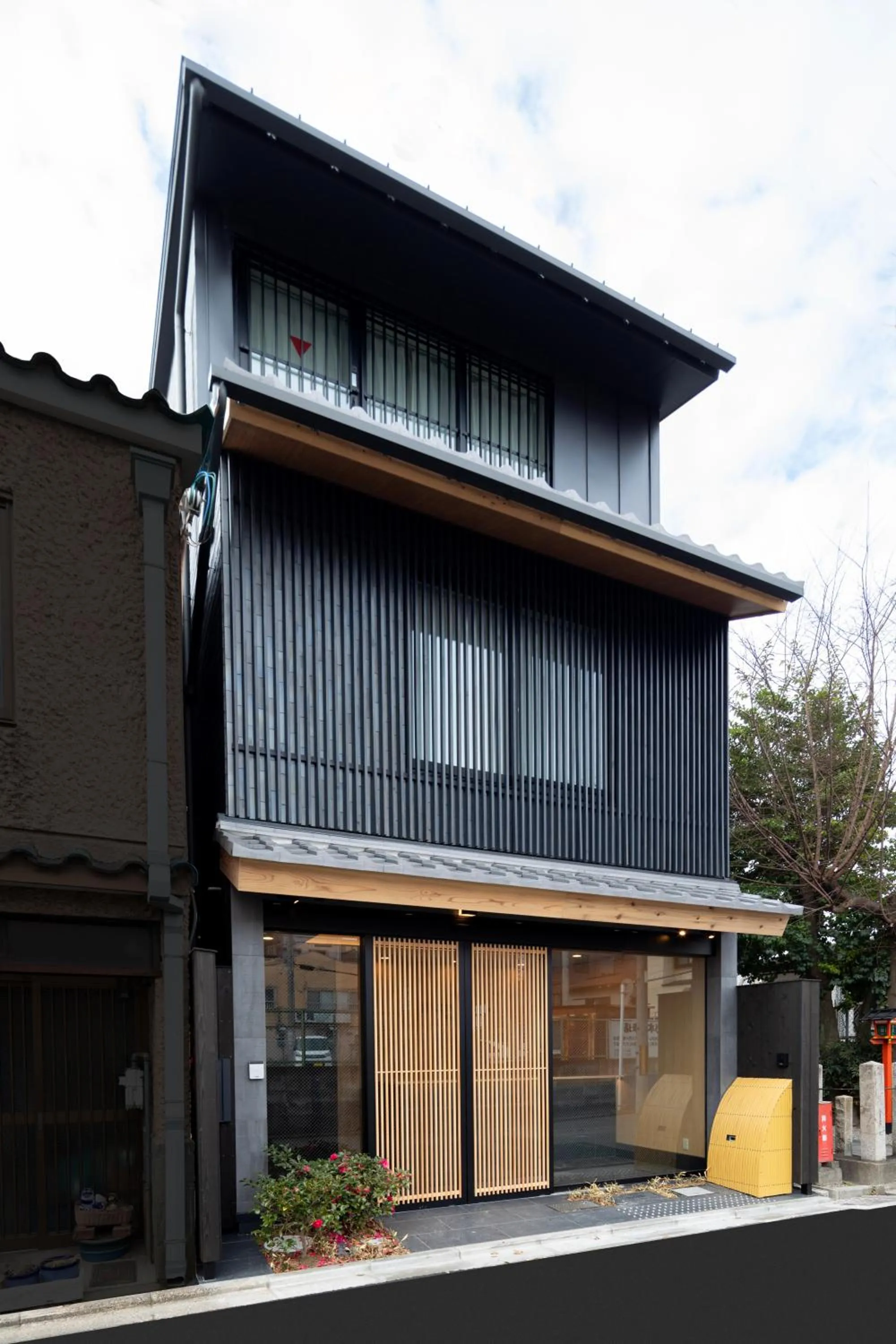 Property building in Connect inn Shichijo-Kamogawa