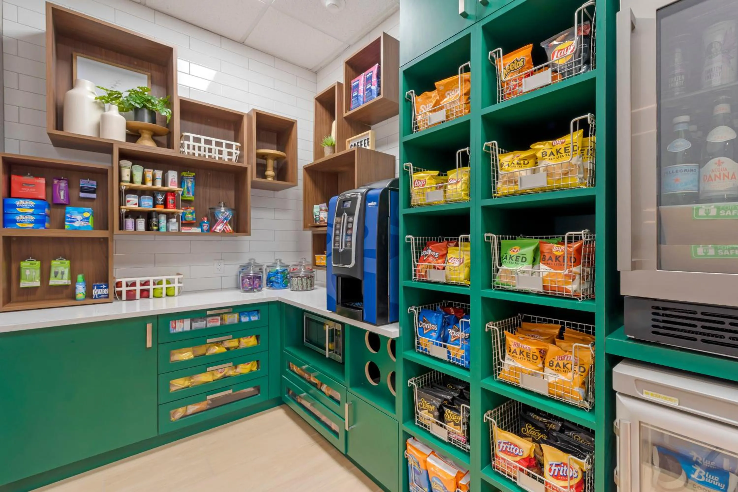 Coffee/tea facilities in Cambria Hotel Shelby Township - Detroit Utica