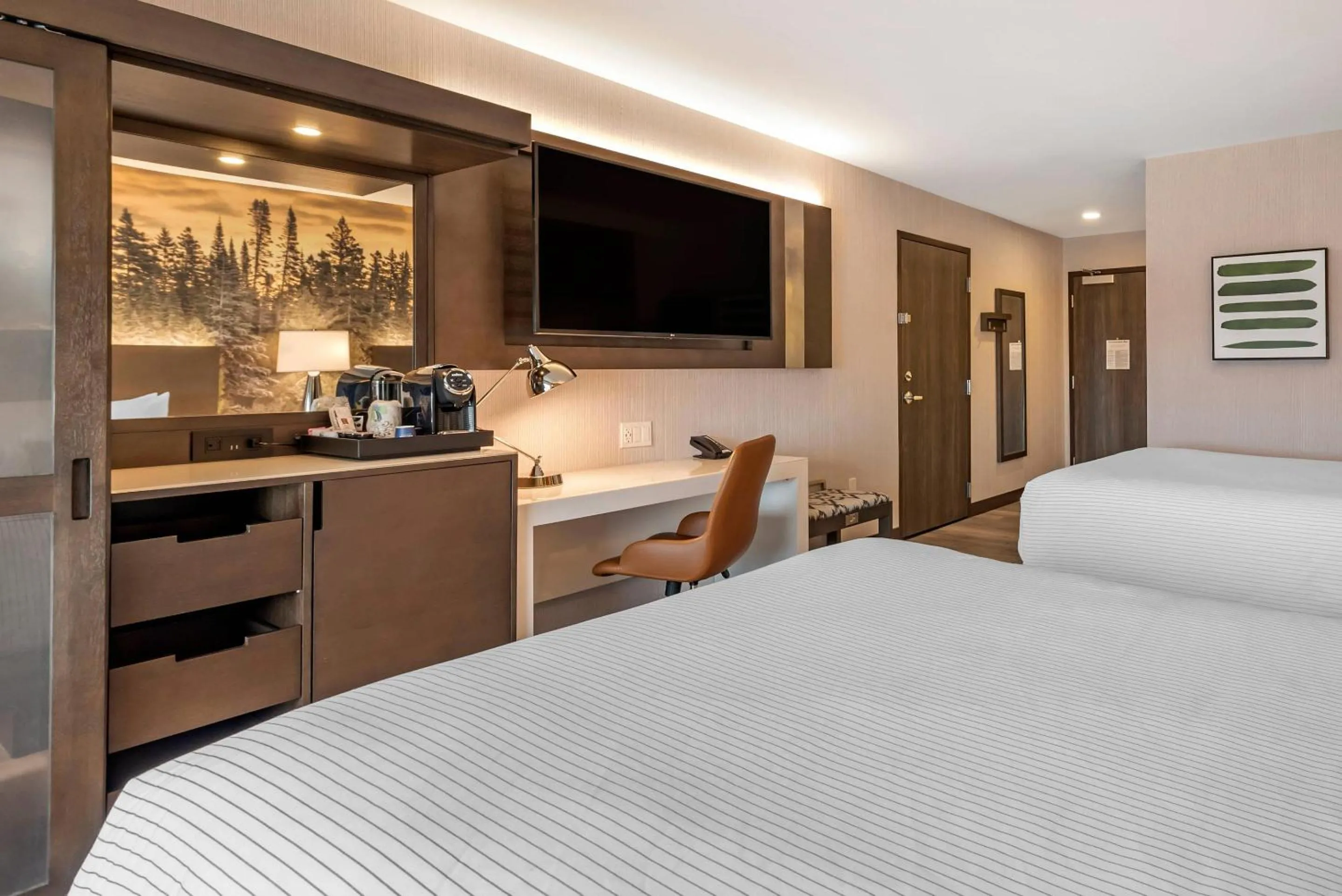 Bedroom, Bed in Cambria Hotel Shelby Township - Detroit Utica