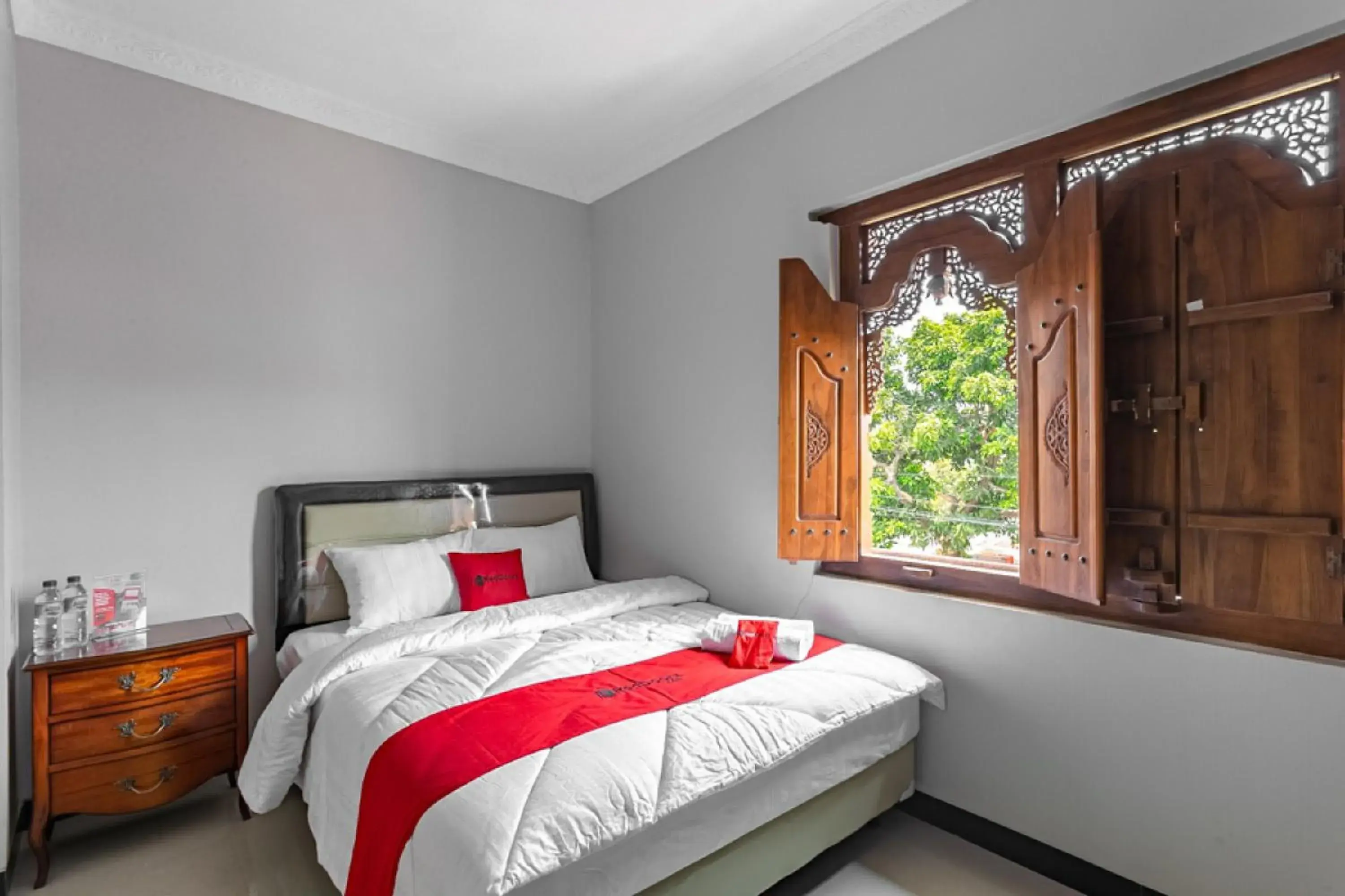 Bedroom, Bed in RedDoorz Syariah near Exit Toll Banyumanik Semarang Bedroom, Bed in RedDoorz Syariah near Exit Toll Banyumanik Semarang