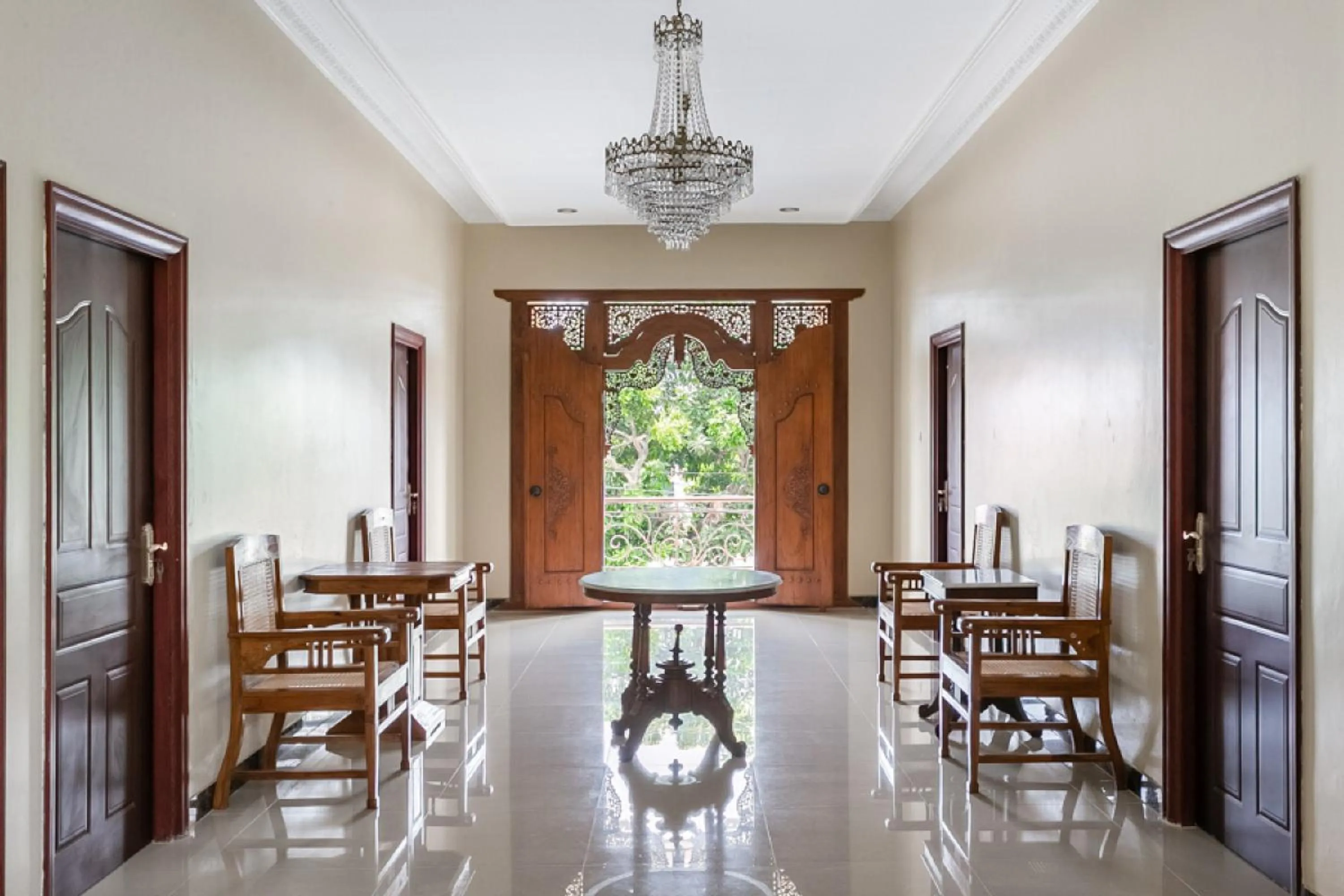 RedDoorz Syariah near Exit Toll Banyumanik Semarang