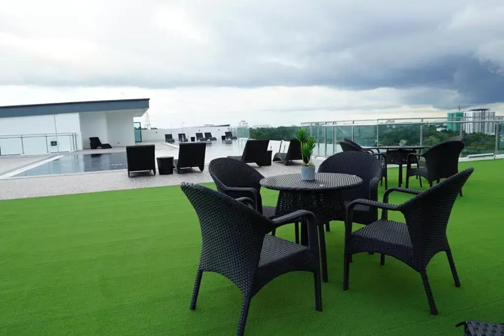 Swimming pool in Regatta at Kozi Square Kuching Swimming pool in Regatta at Kozi Square Kuching