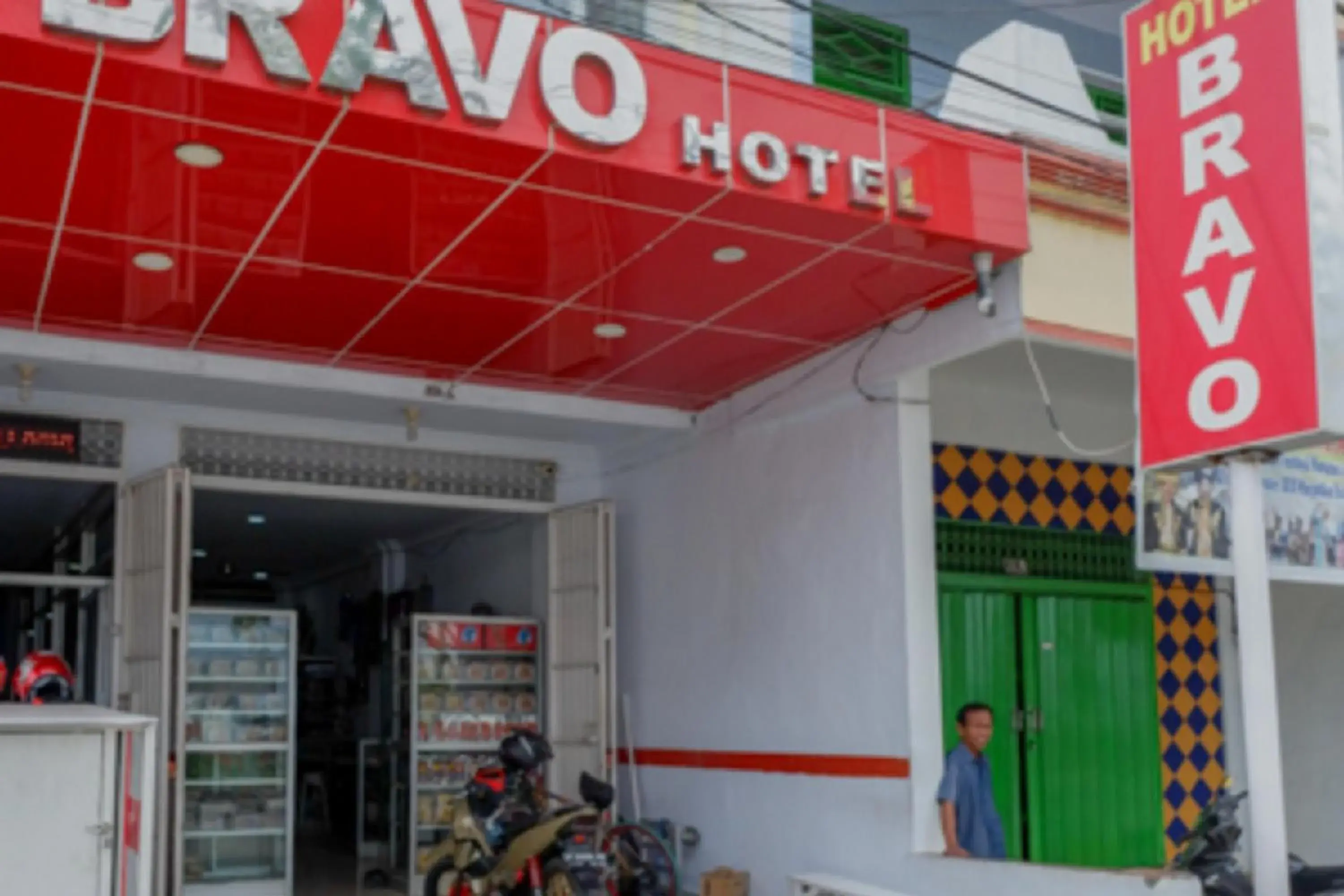 RedDoorz @ Hotel Bravo Pantai Kamali Bau Bau RedDoorz @ Hotel Bravo Pantai Kamali Bau Bau