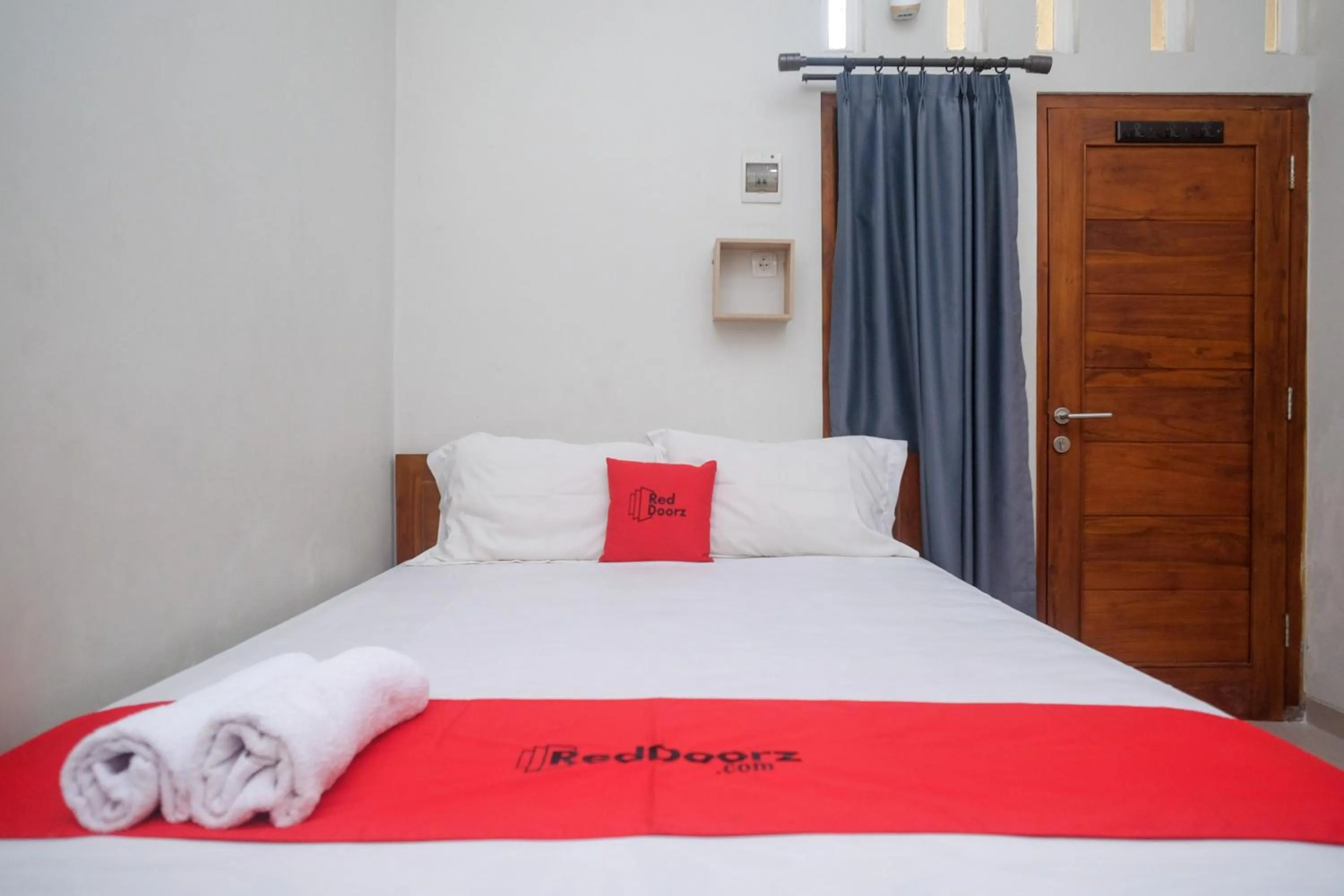 Bed in RedDoorz Syariah near Pascasarjana UGM 3