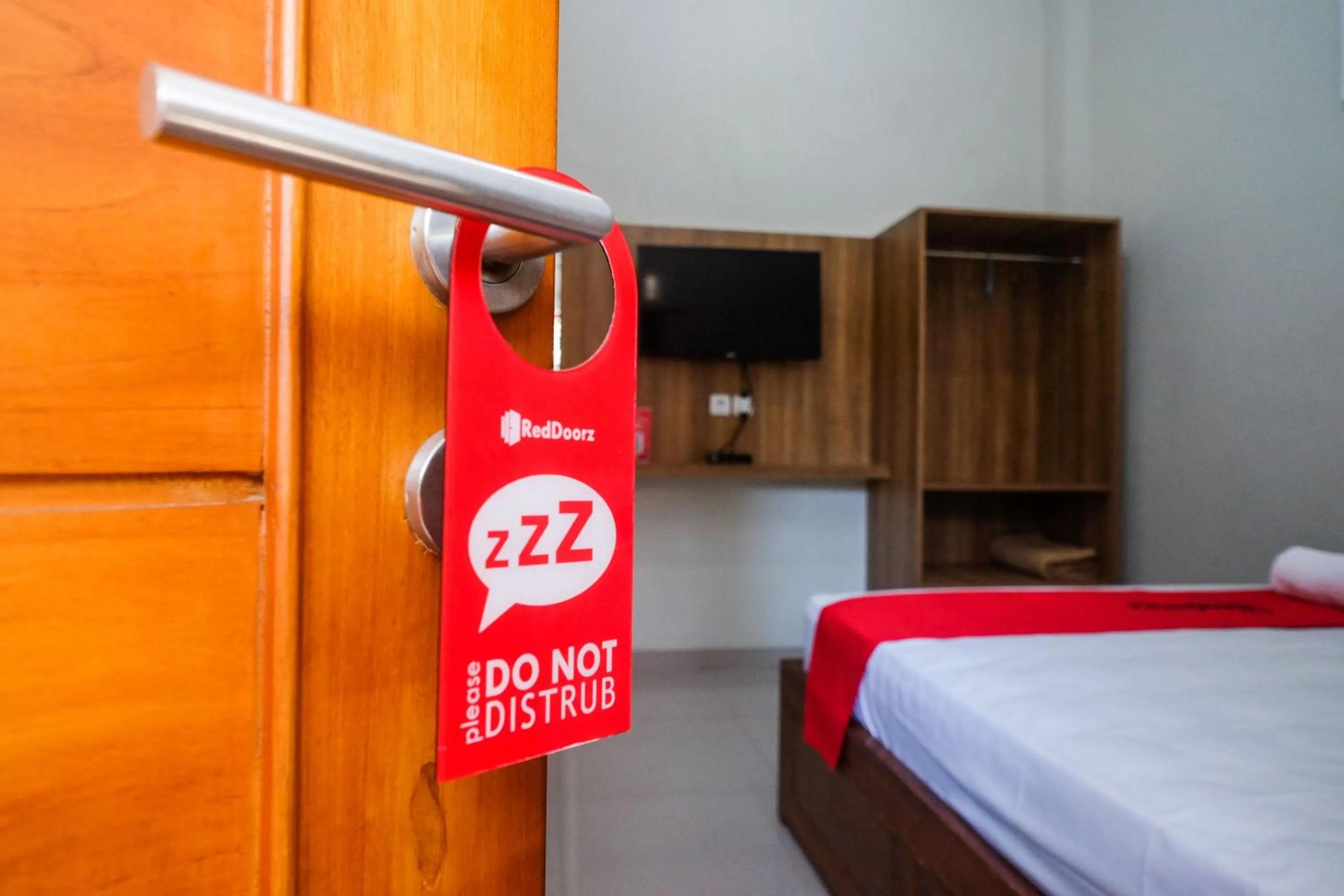 Bed in RedDoorz Syariah near Pascasarjana UGM 3