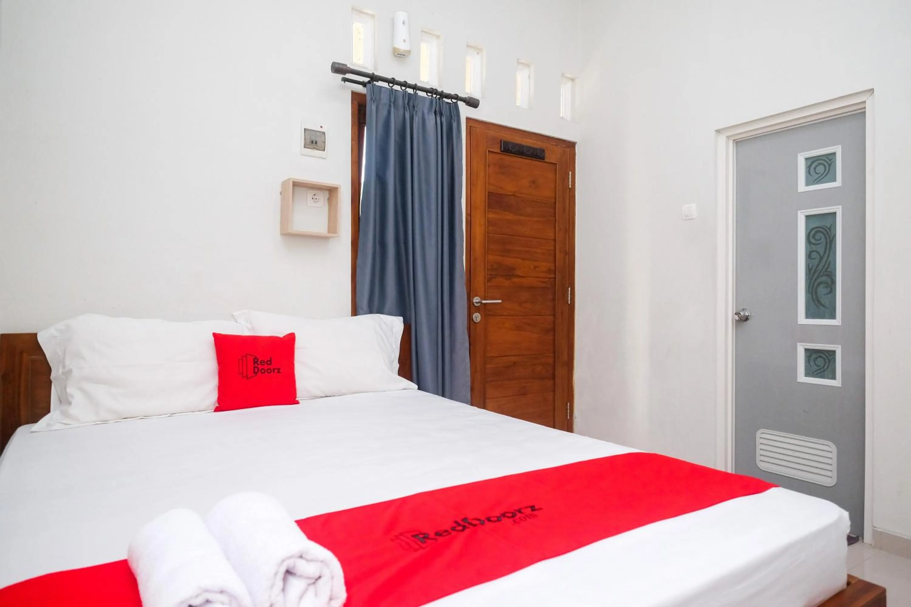 Bed in RedDoorz Syariah near Pascasarjana UGM 3