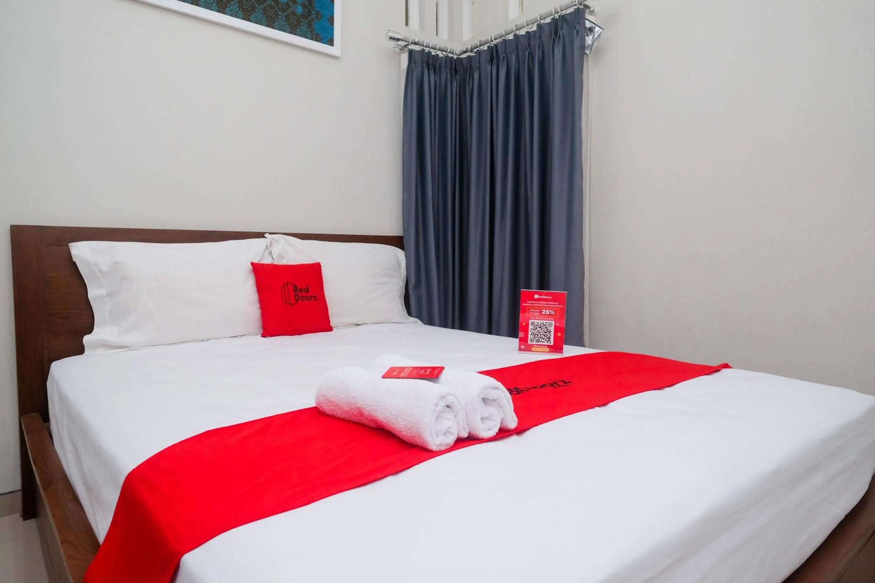 Bed in RedDoorz Syariah near Pascasarjana UGM 3