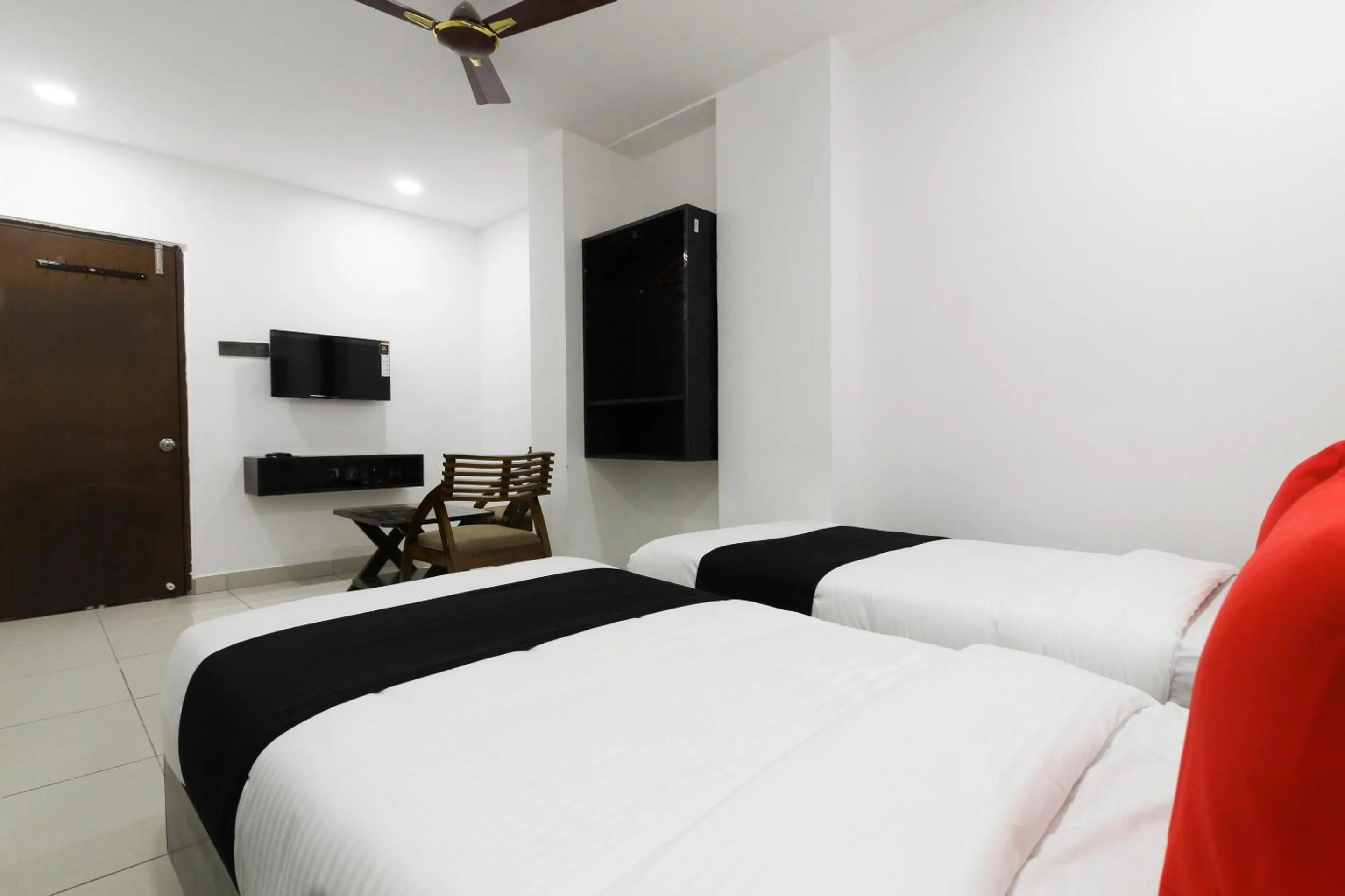 Bedroom, Bed in Super Collection O Mythri Hotel Near By ECIL, AS RAO Nagar, Sainikpuri