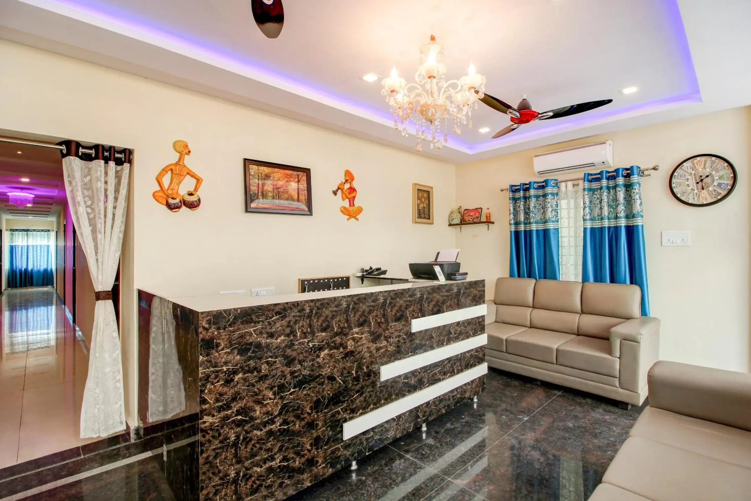 Lobby or reception in Hotel Blue House Lobby or reception in Hotel Blue House