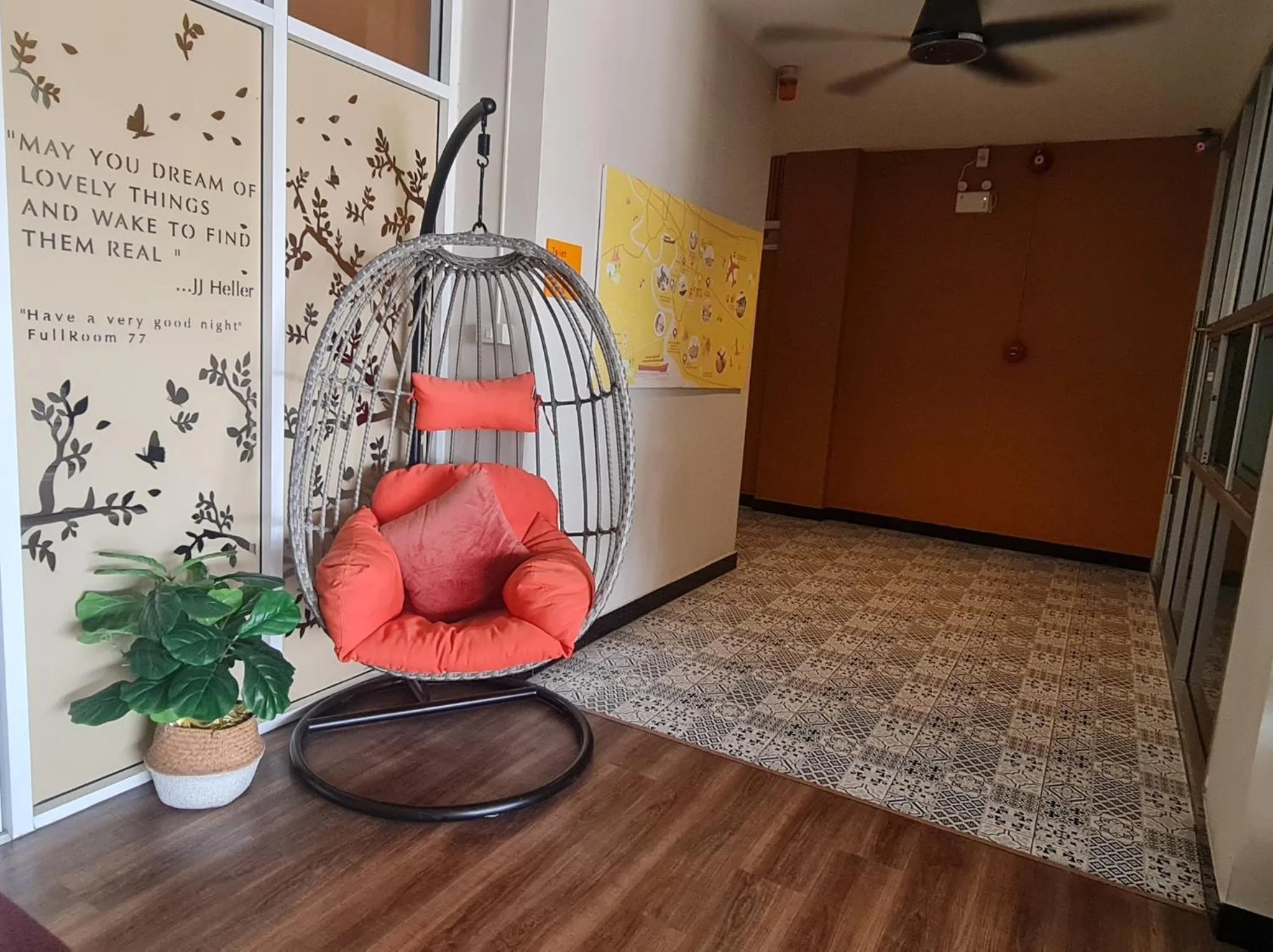 Seating area in Fullroom 77 Srinakarin