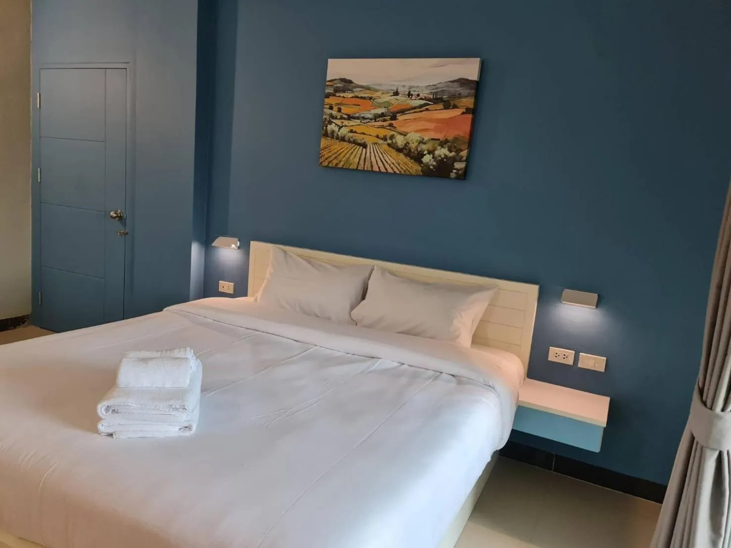 Bed in Fullroom 77 Srinakarin