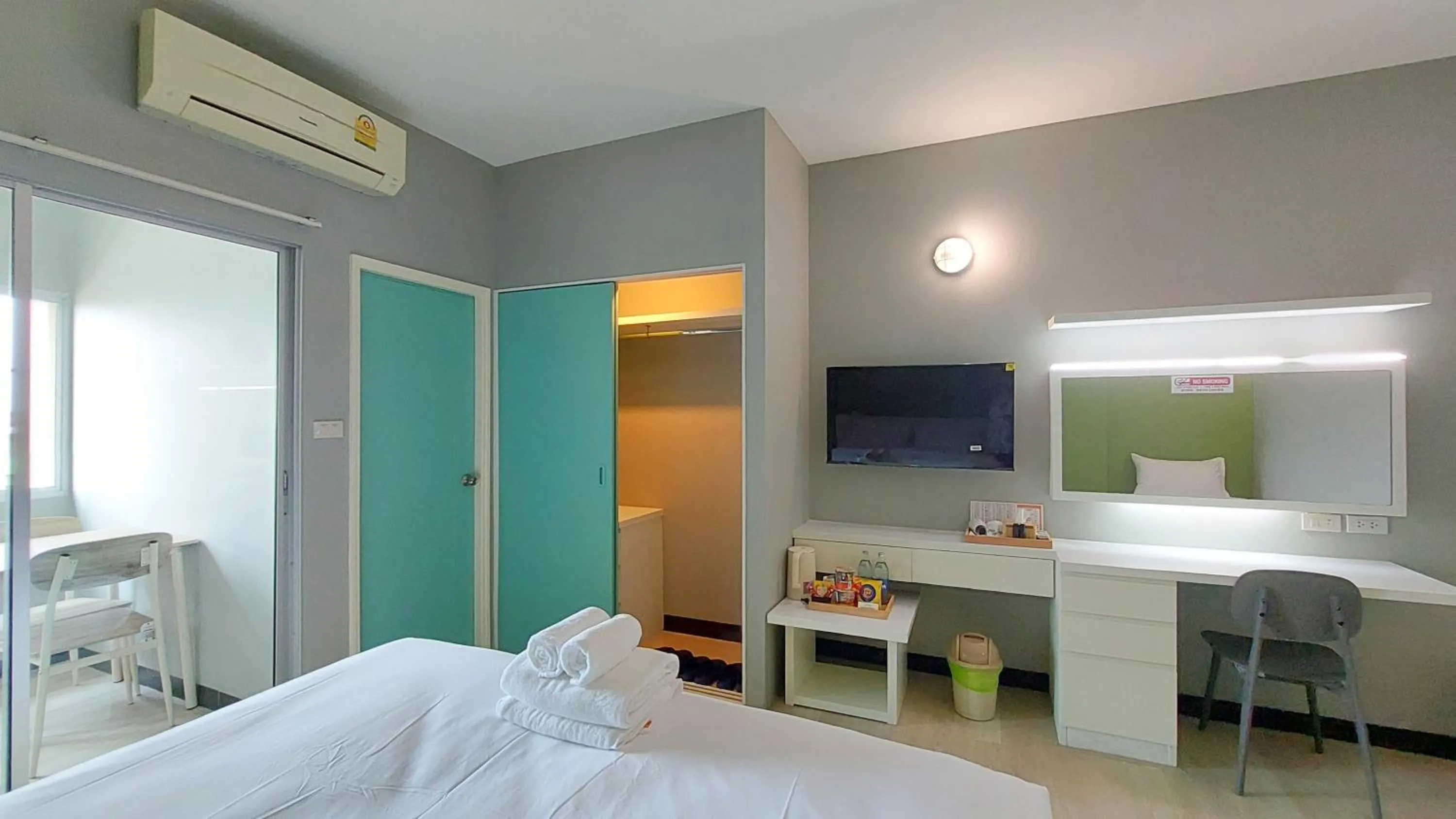 Bedroom, Bed in Fullroom 77 Srinakarin