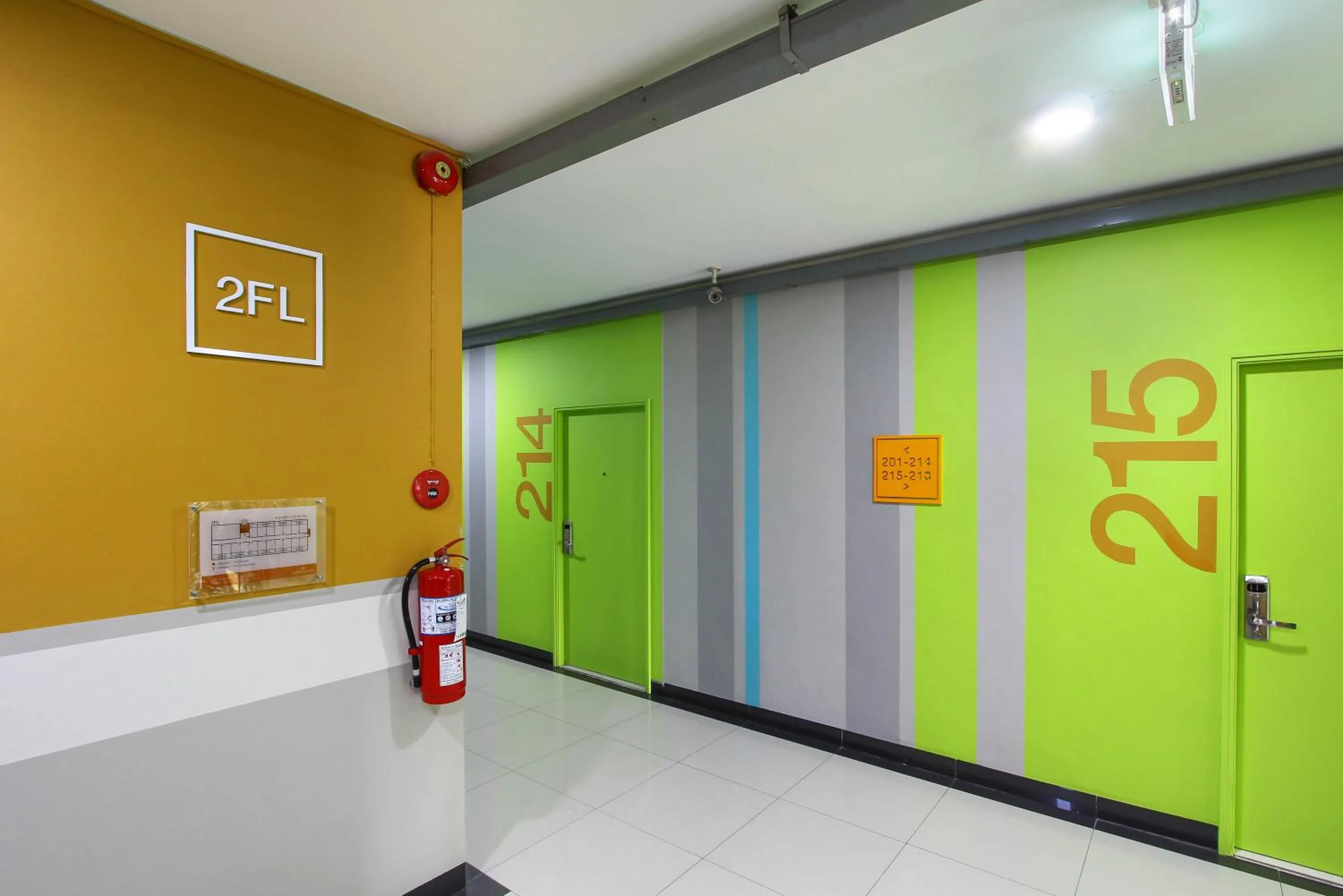 Property building in Fullroom 77 Srinakarin