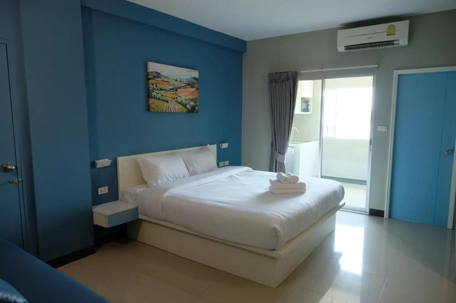 Bed in Fullroom 77 Srinakarin