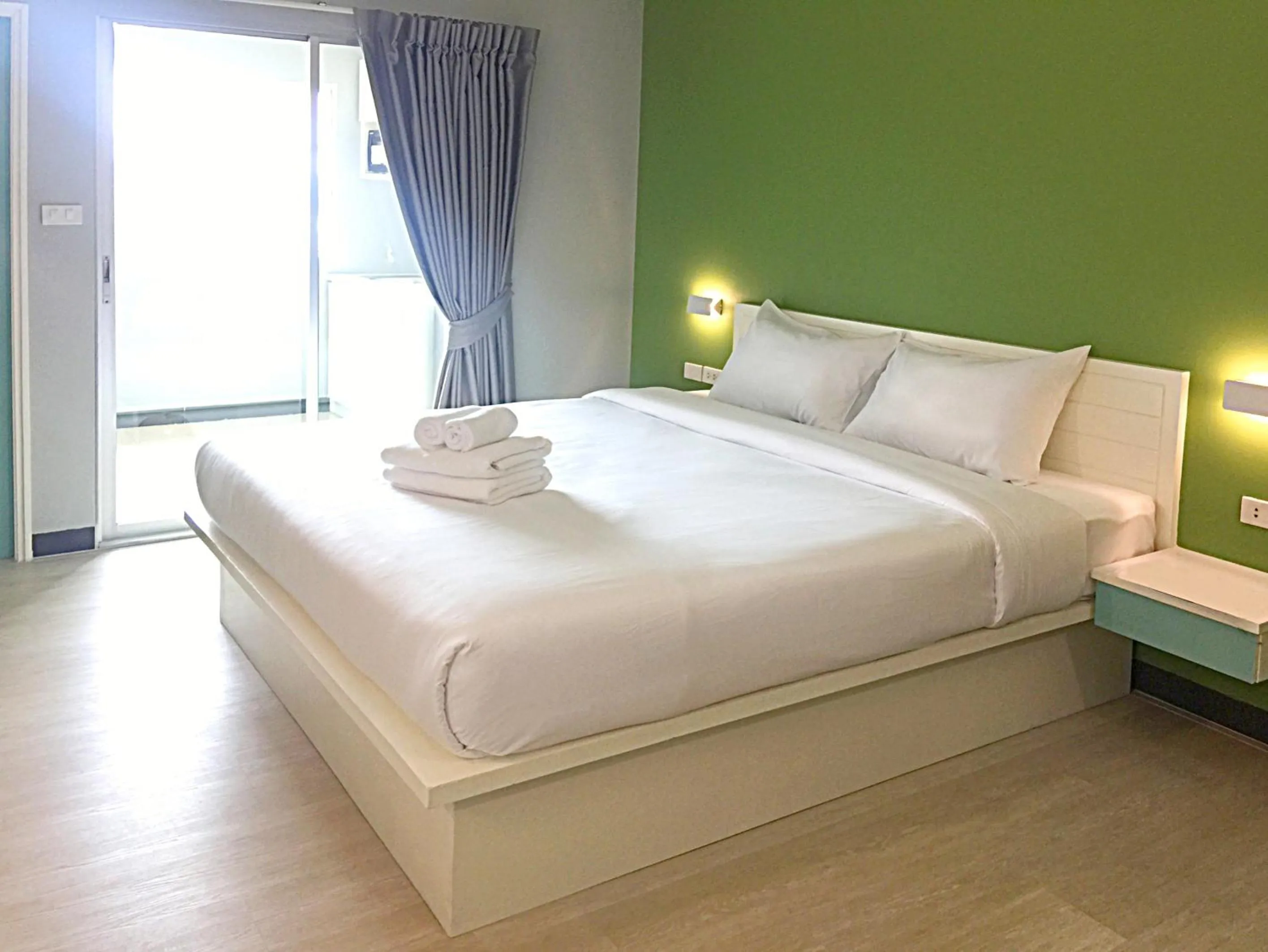 Bed in Fullroom 77 Srinakarin