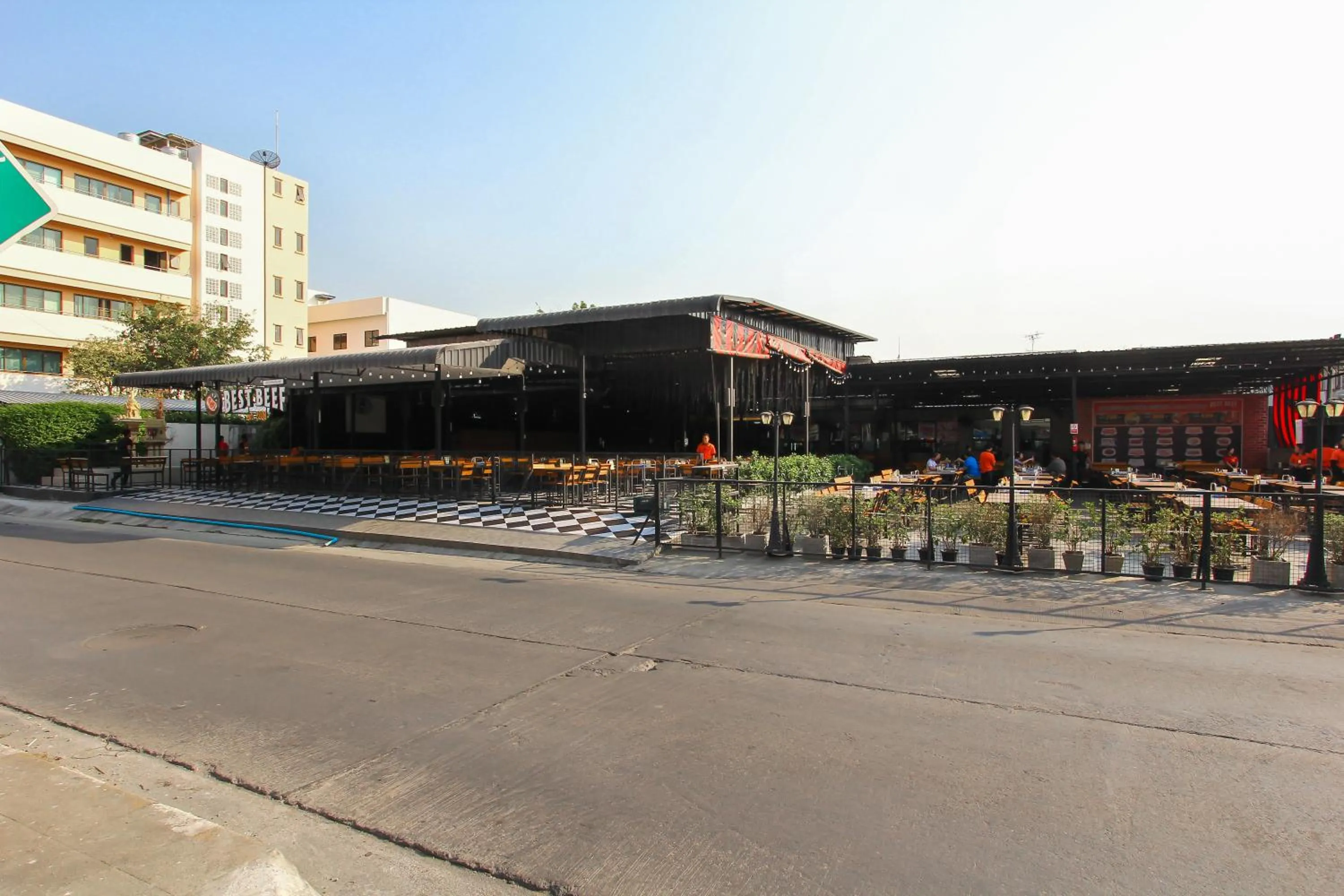 Location in Fullroom 77 Srinakarin