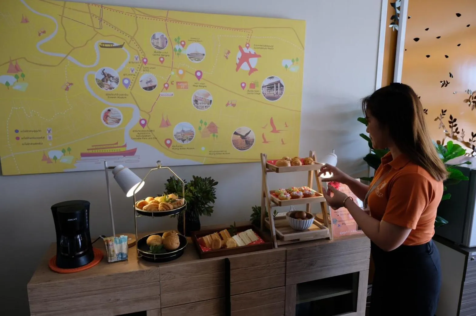 Food and drinks in Fullroom 77 Srinakarin